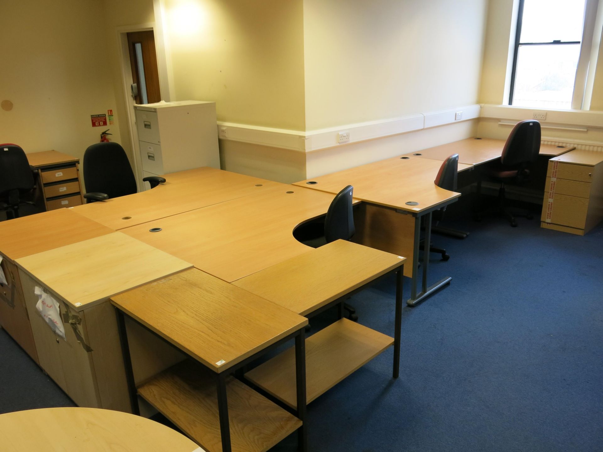 * 4 x L-shaped desks, 2 x low level double door cabinets, 2 x two tier side tables, three drawer