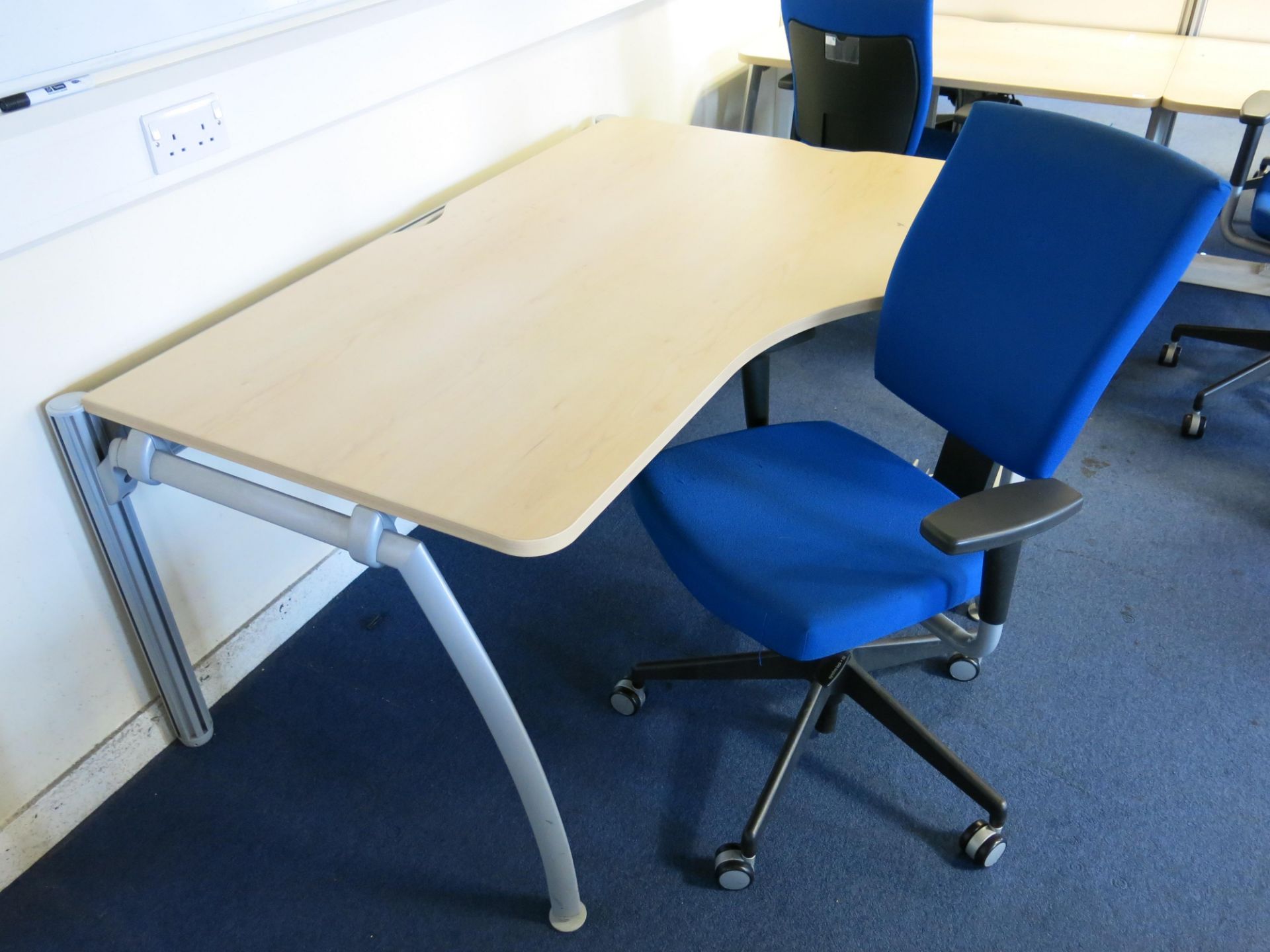 * 4 Person desk pod by Senator with semi-circular end table and 4 x Senator blue upholstered - Image 4 of 5