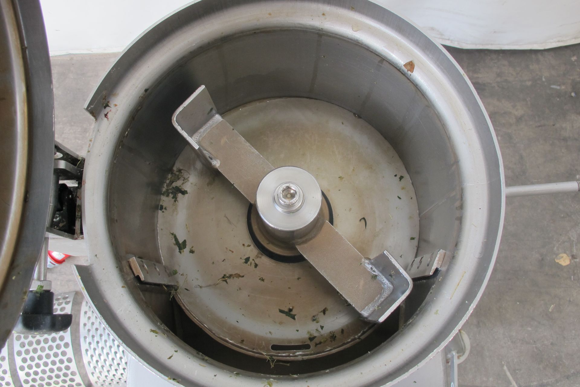 * Voran RM 5.5 Centrifugal Fruit Mill, year of manufacture 2014; 3PH; capacity 4,200 kg/hr; 3 - Image 5 of 7