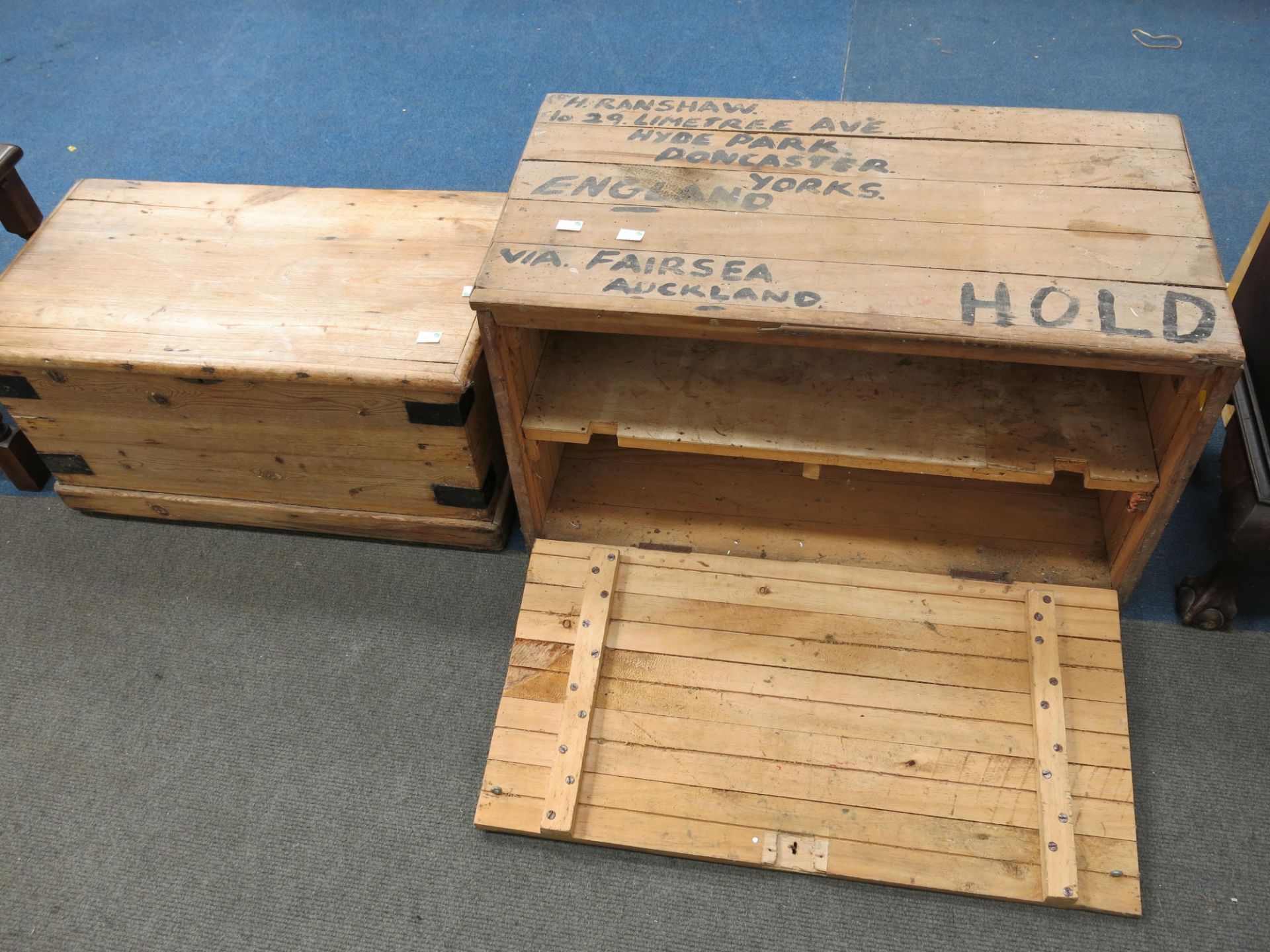 A pine top opening chest with metal carry handles & external brackets (H37cm, W75cm, D42cm) together