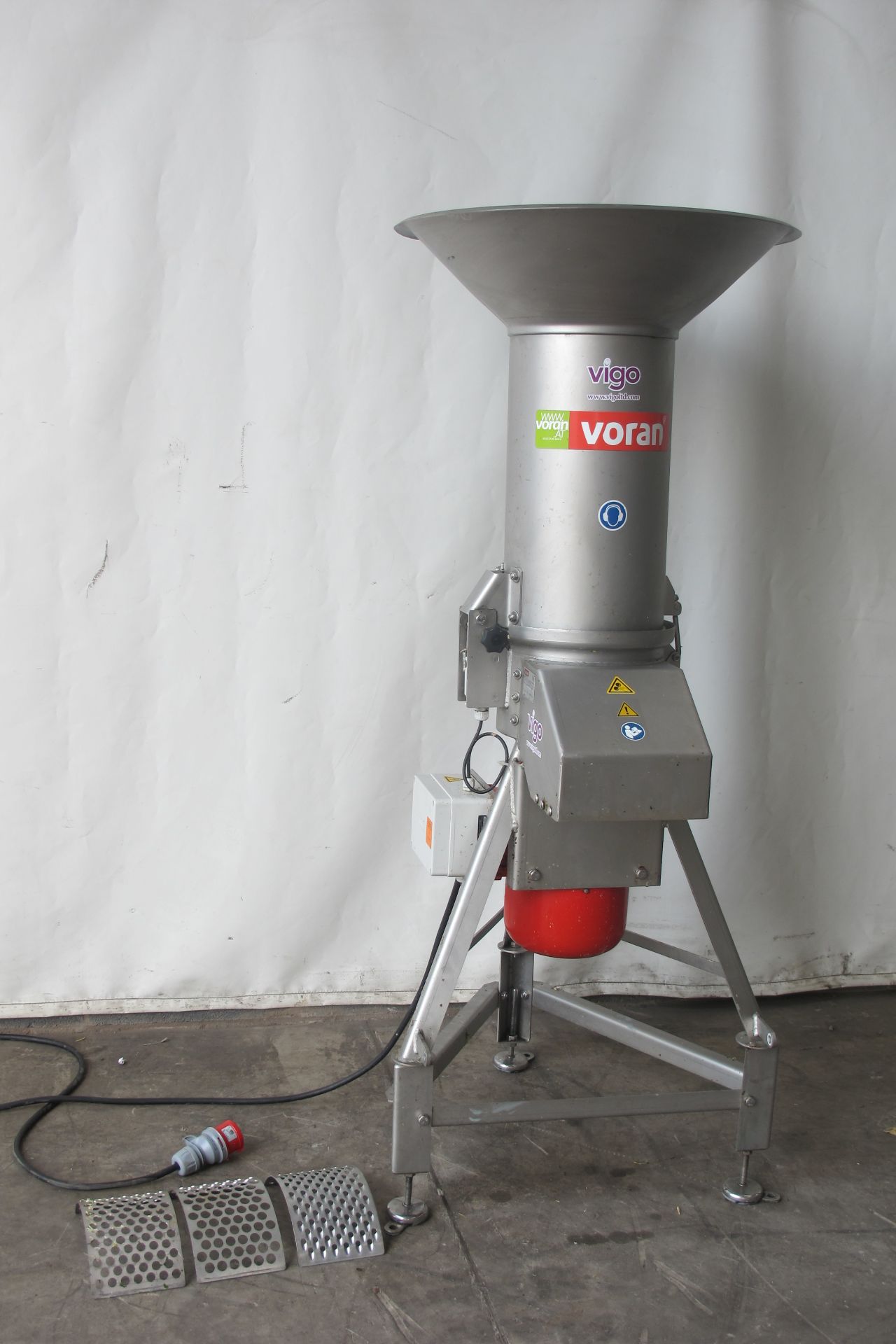 * Voran RM 5.5 Centrifugal Fruit Mill, year of manufacture 2014; 3PH; capacity 4,200 kg/hr; 3