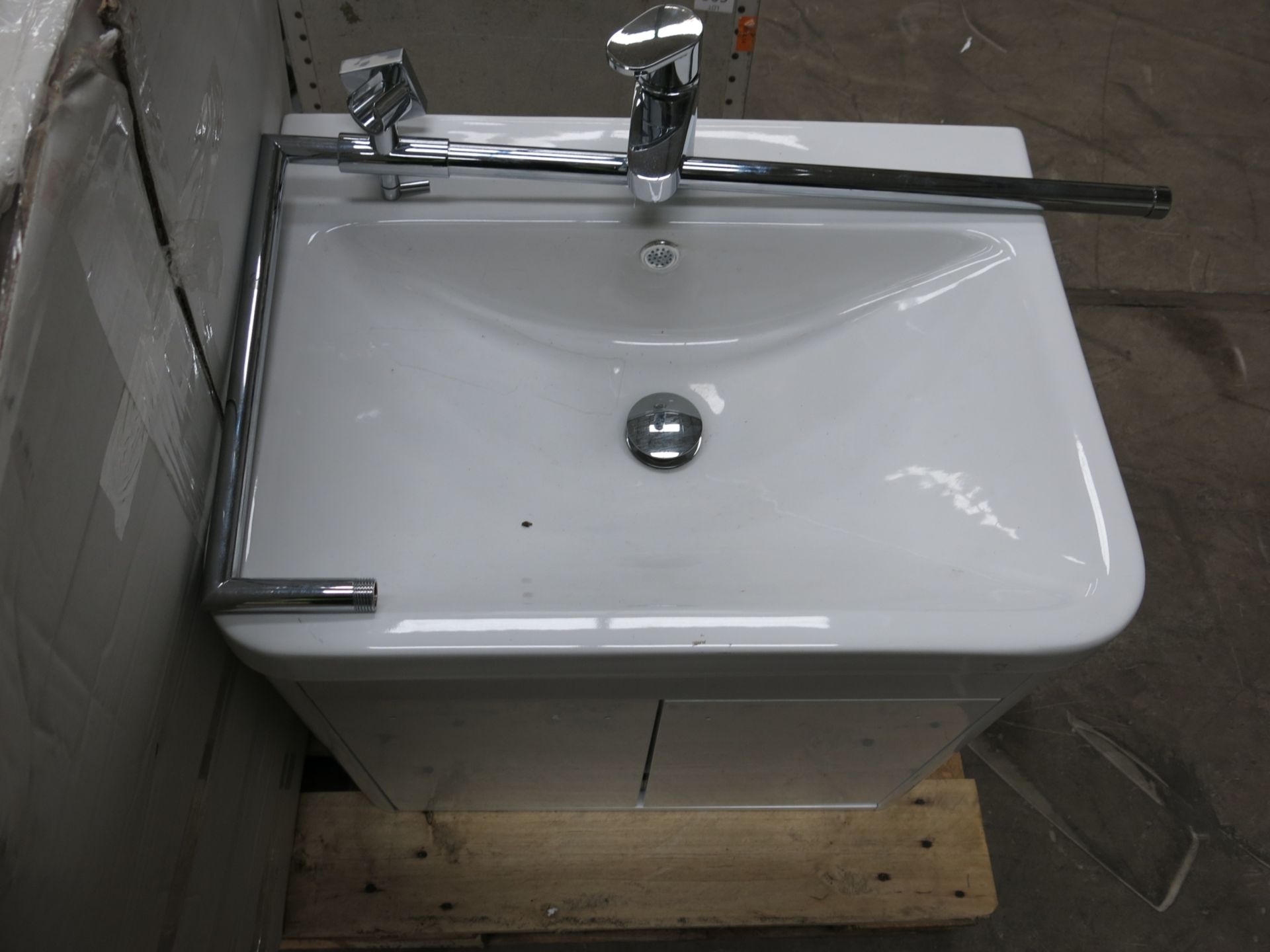 A Pallet to contain unused Toilet, Intense Illuminated Heated Demister Mirror, Sink Unit, 1 x Pack - Image 4 of 4