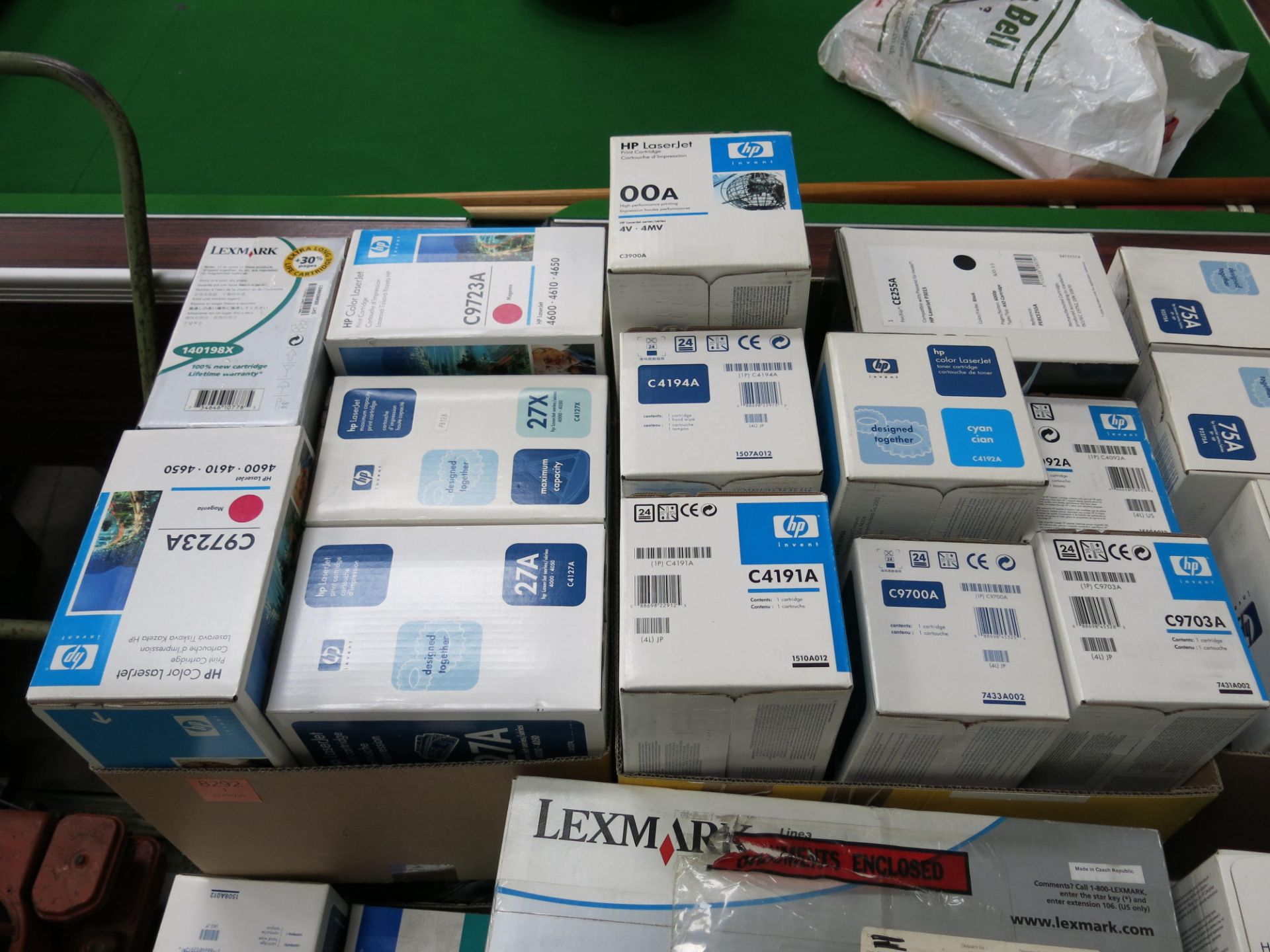 A pallet to include various branded/unbranded toners, HP, Lexmark, Canon, Samsung; unused, boxed. - Image 4 of 5