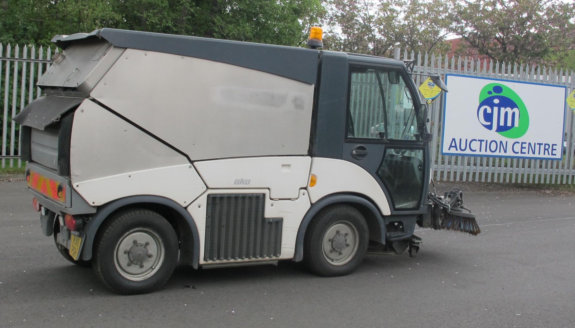 * 2011 Hako City Master 2000 Euro V Left Hand Drive Street Sweeper with air conditioning, comfort - Image 2 of 15