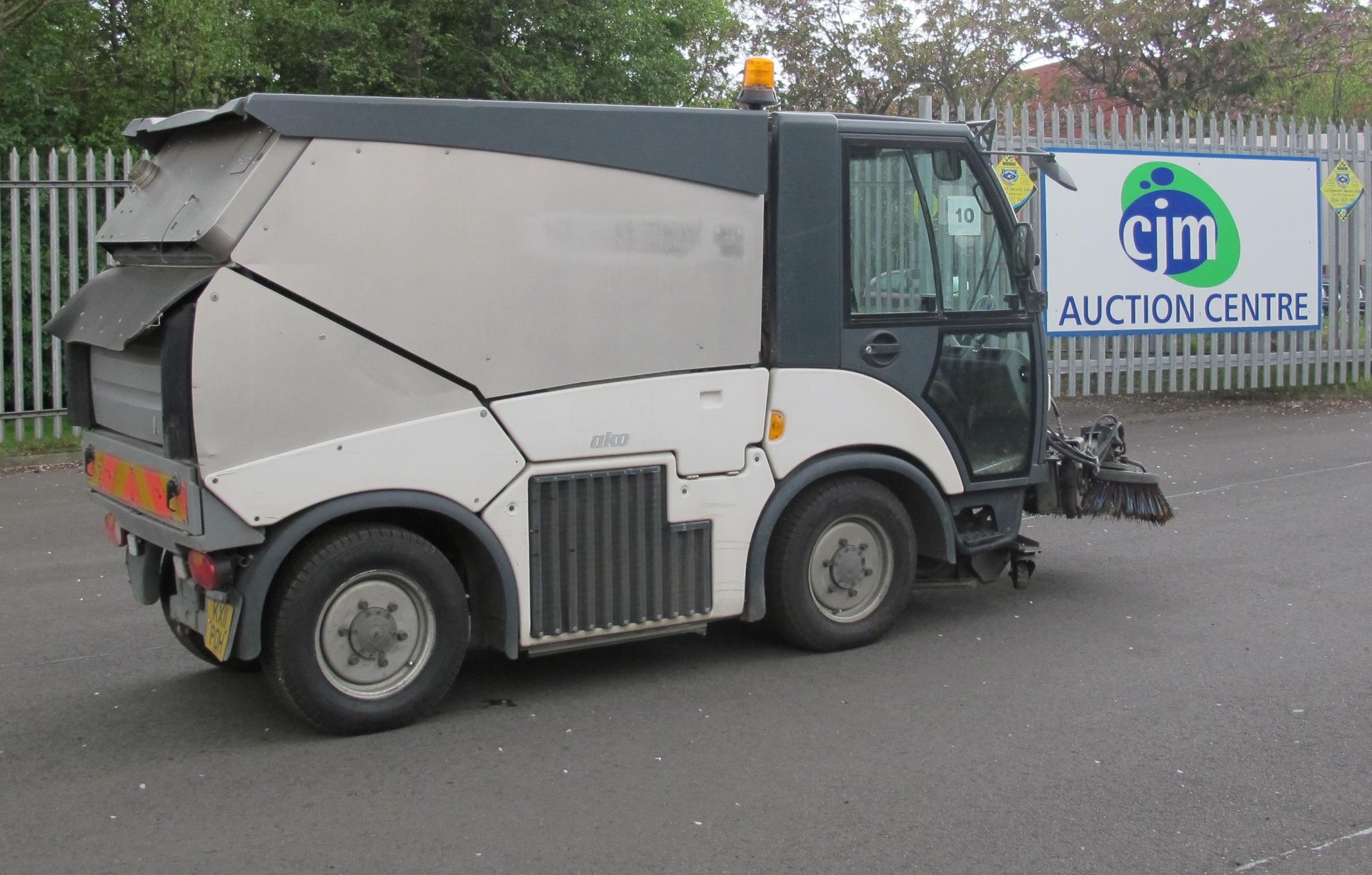 * 2011 Hako City Master 2000 Euro V Left Hand Drive Street Sweeper with air conditioning, comfort - Image 11 of 15