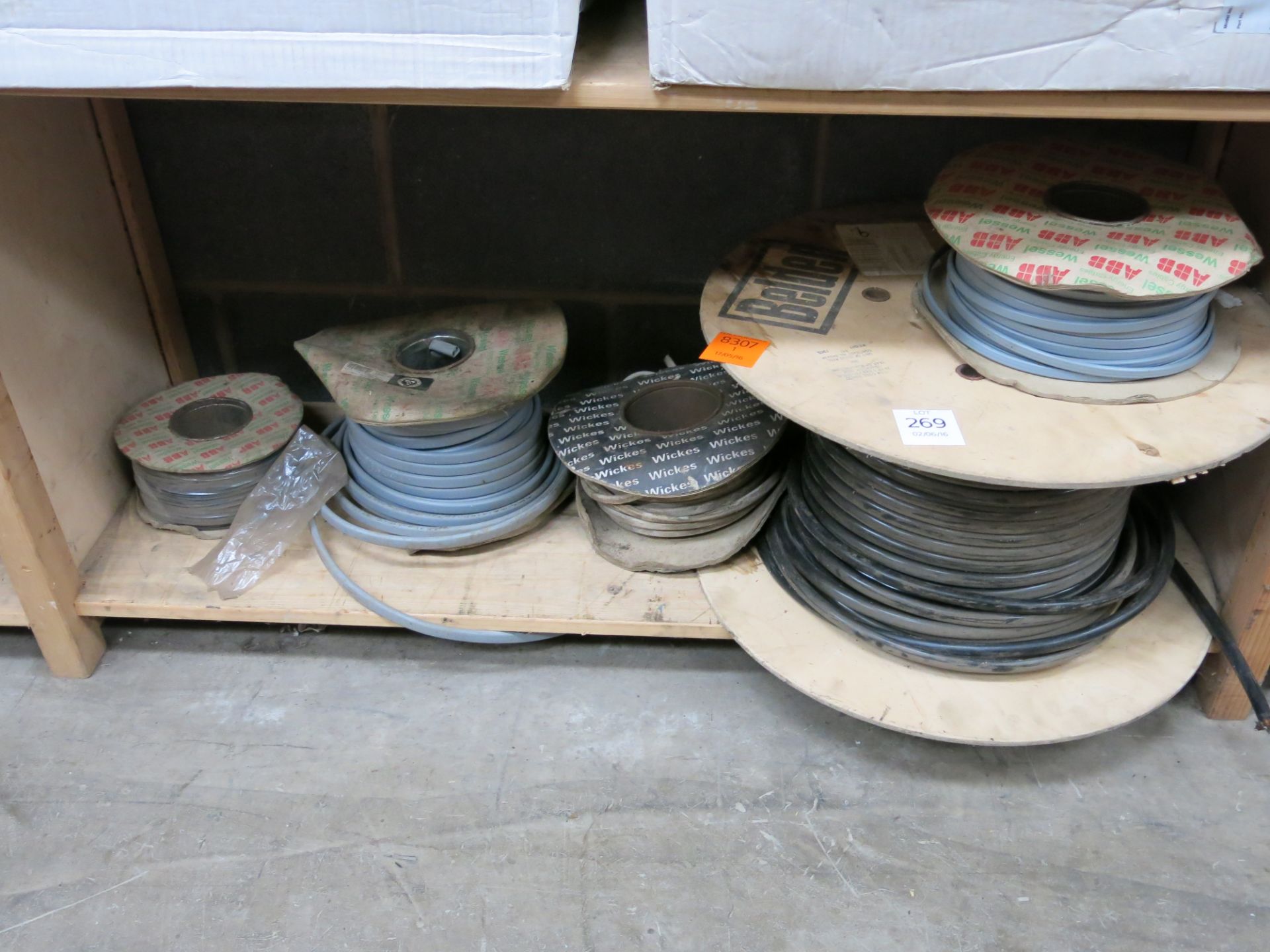 * 3 Shelves of assorted electric cables - Image 2 of 3