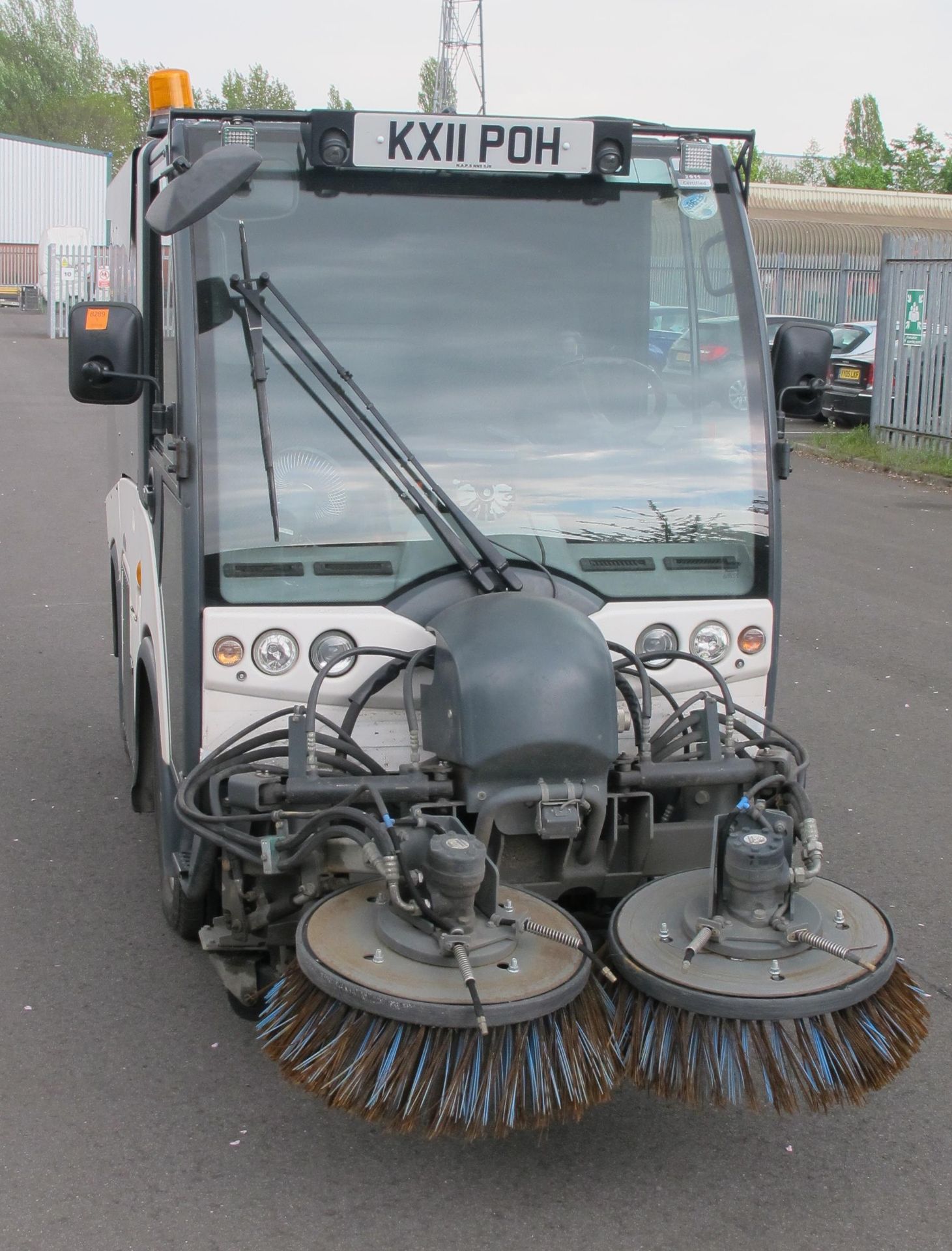 * 2011 Hako City Master 2000 Euro V Left Hand Drive Street Sweeper with air conditioning, comfort - Image 5 of 15