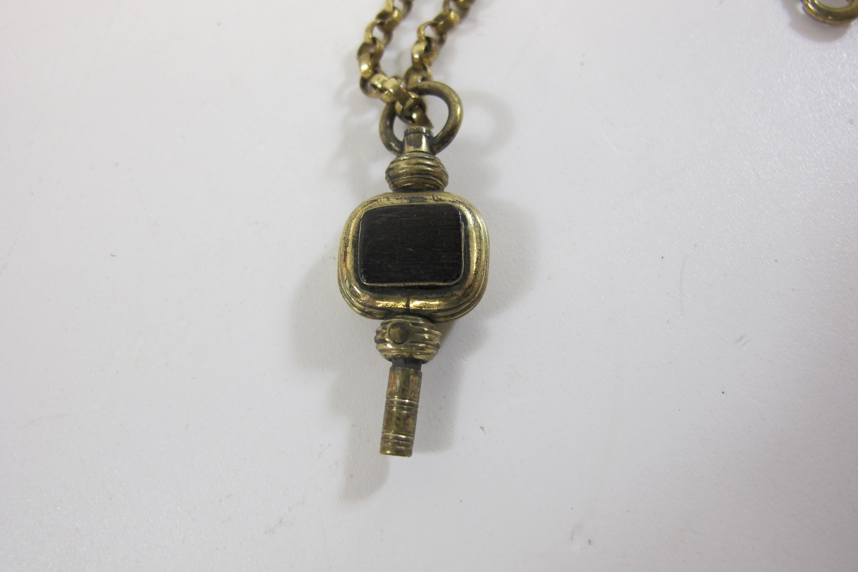 This is a Timed Online Auction on Bidspotter.co.uk, Click here to bid. Antique yellow metal chain - Image 2 of 3