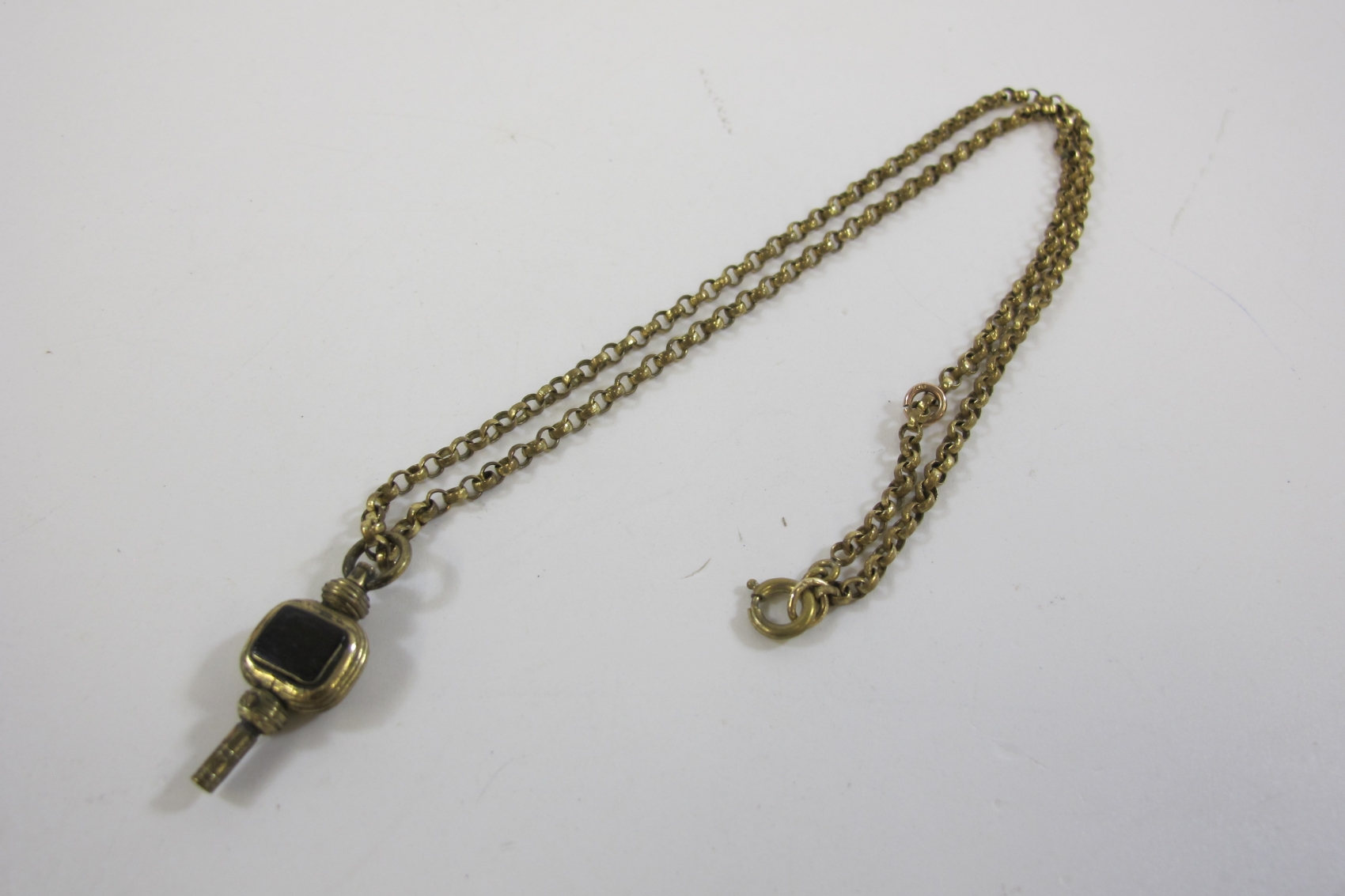 This is a Timed Online Auction on Bidspotter.co.uk, Click here to bid. Antique yellow metal chain
