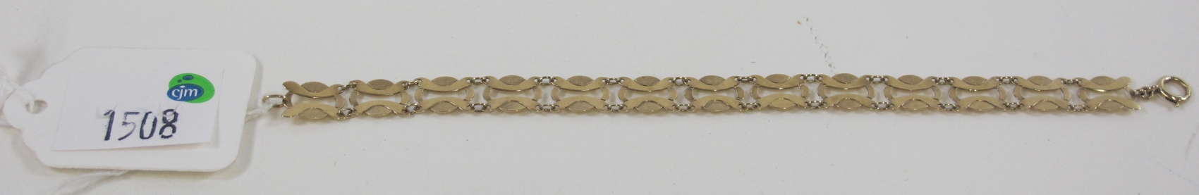 This is a Timed Online Auction on Bidspotter.co.uk, Click here to bid. Vintage bracelet, marked '