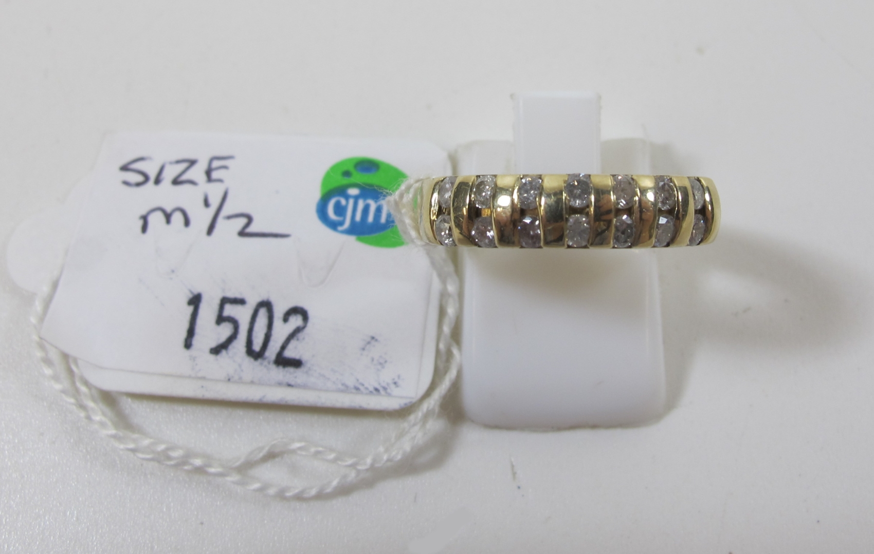 This is a Timed Online Auction on Bidspotter.co.uk, Click here to bid. A Ladies 9ct Gold, fourteen