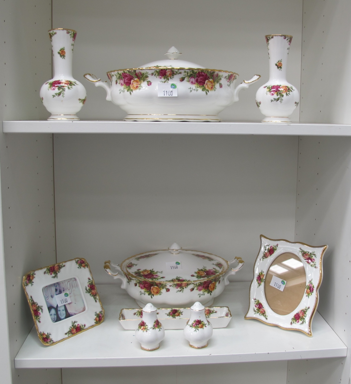 This is a Timed Online Auction on Bidspotter.co.uk, Click here to bid. Royal Albert - Old Country - Image 2 of 5