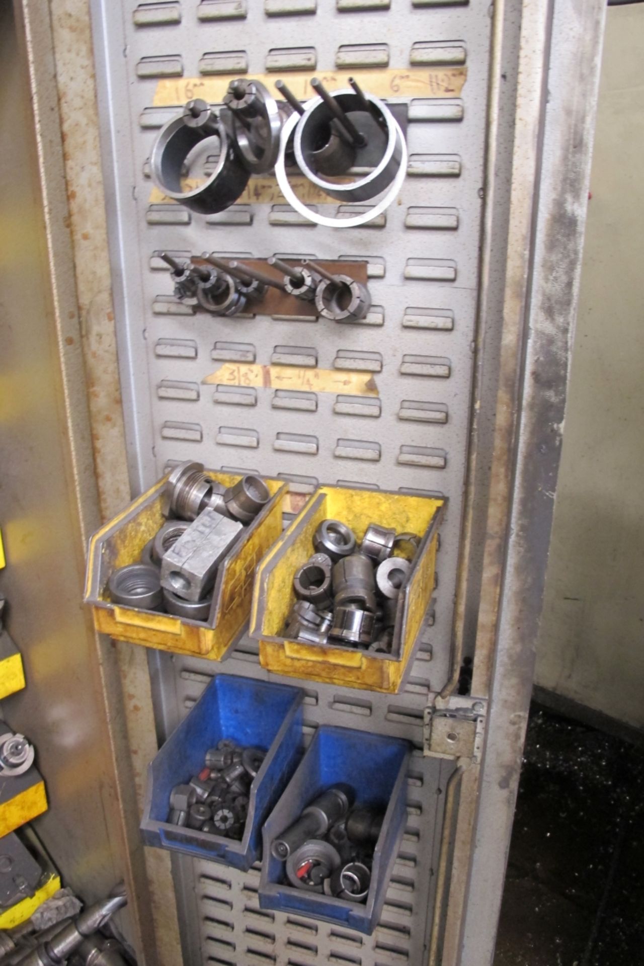 * 6' Metal Tooling Cabinet and qty of assorted Machine Tooling. Please note there is a £10 + VAT - Image 4 of 6