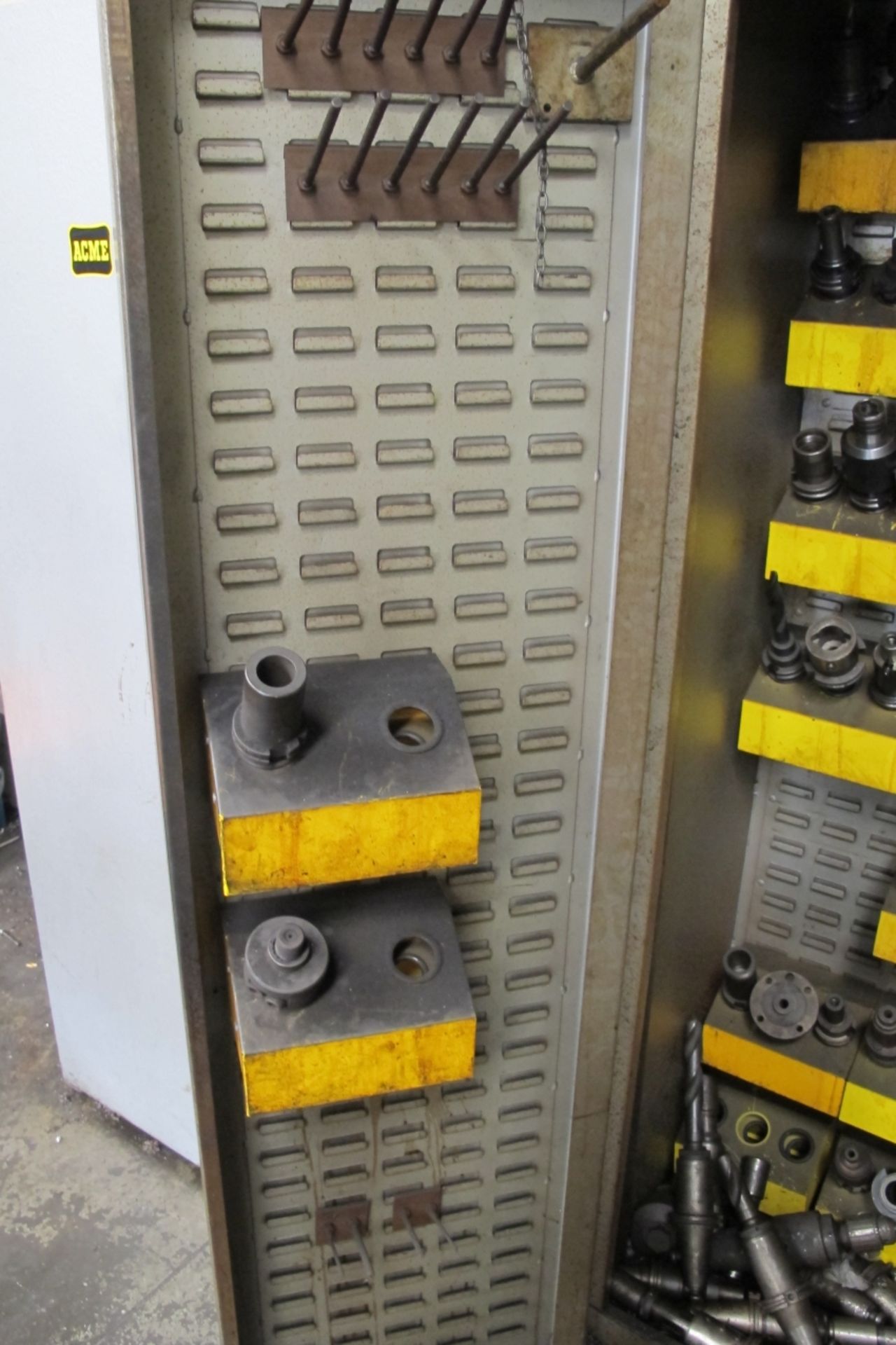 * 6' Metal Tooling Cabinet and qty of assorted Machine Tooling. Please note there is a £10 + VAT - Image 3 of 6