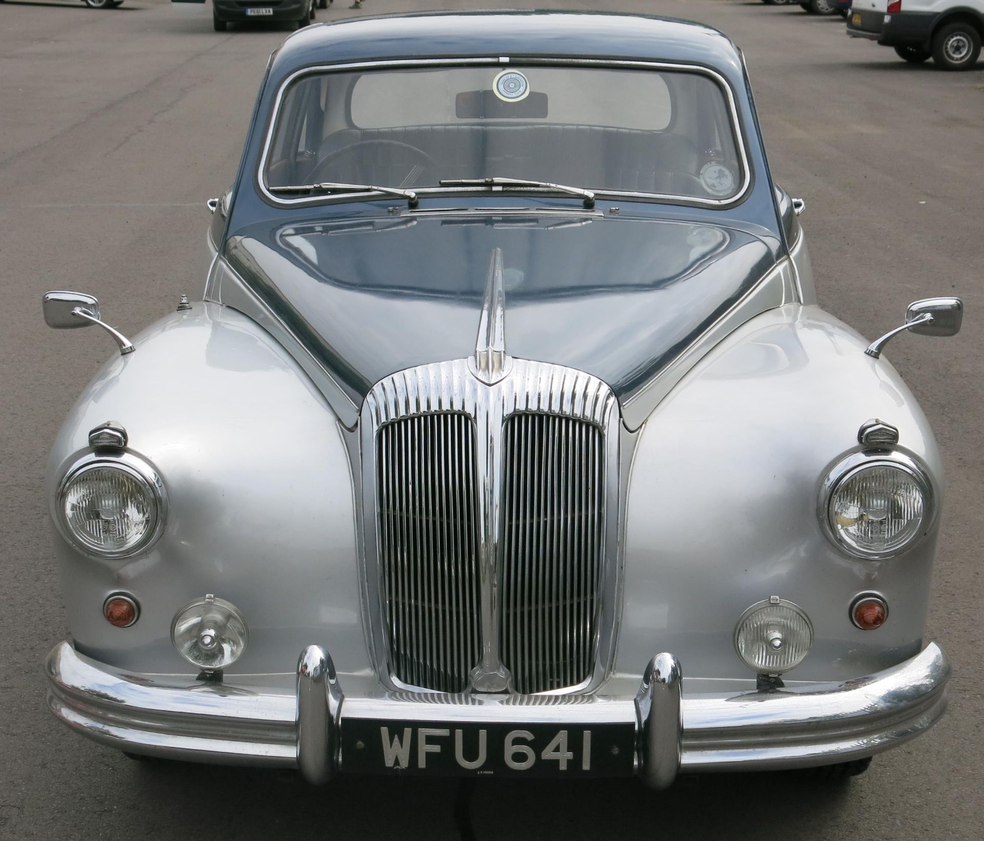 1960 Daimler Majestic WFU 641. 66421 miles. 3794cc. Blue & silver coachwork with full black - Image 3 of 28