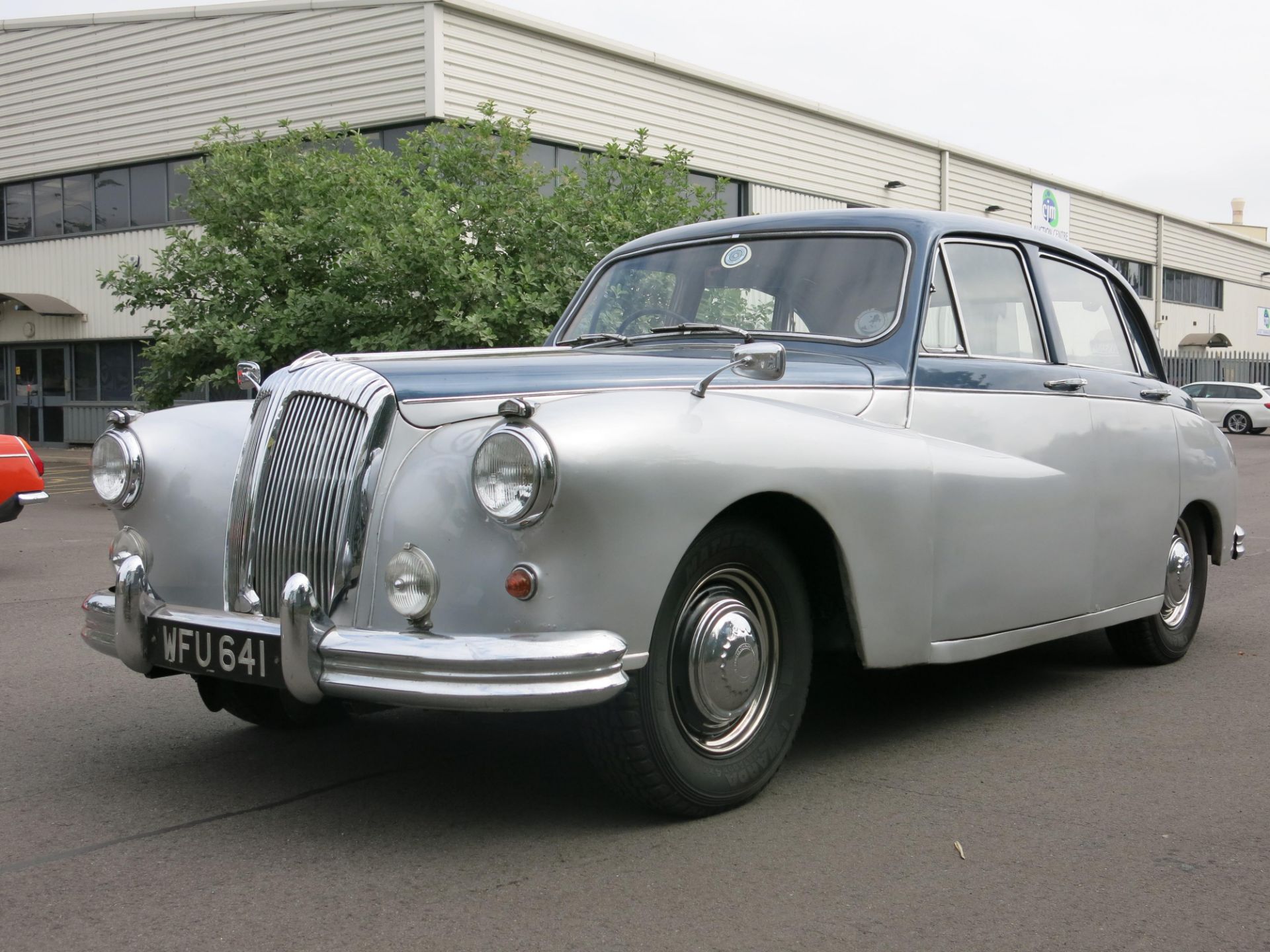 1960 Daimler Majestic WFU 641. 66421 miles. 3794cc. Blue & silver coachwork with full black