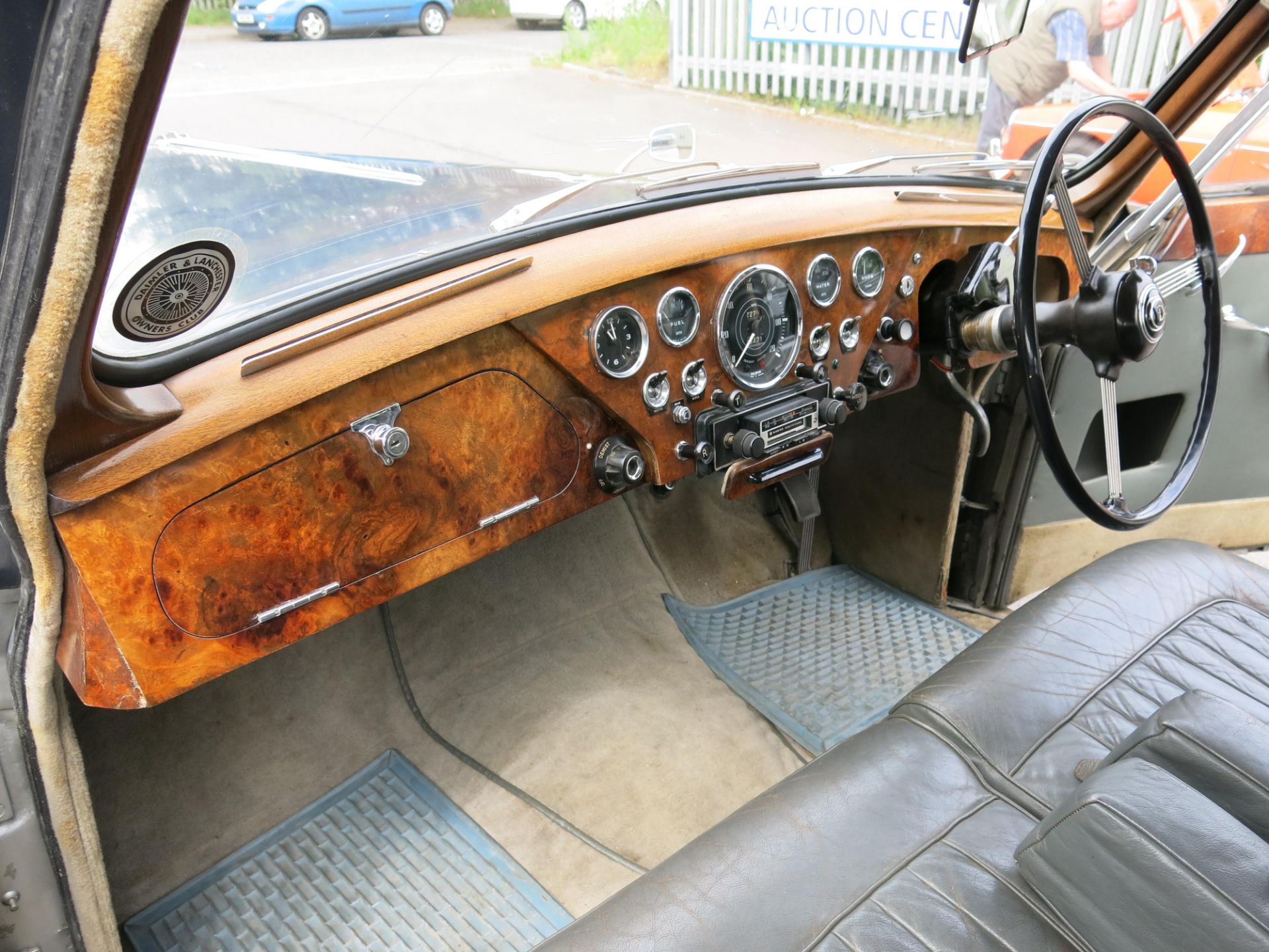 1960 Daimler Majestic WFU 641. 66421 miles. 3794cc. Blue & silver coachwork with full black - Image 11 of 28