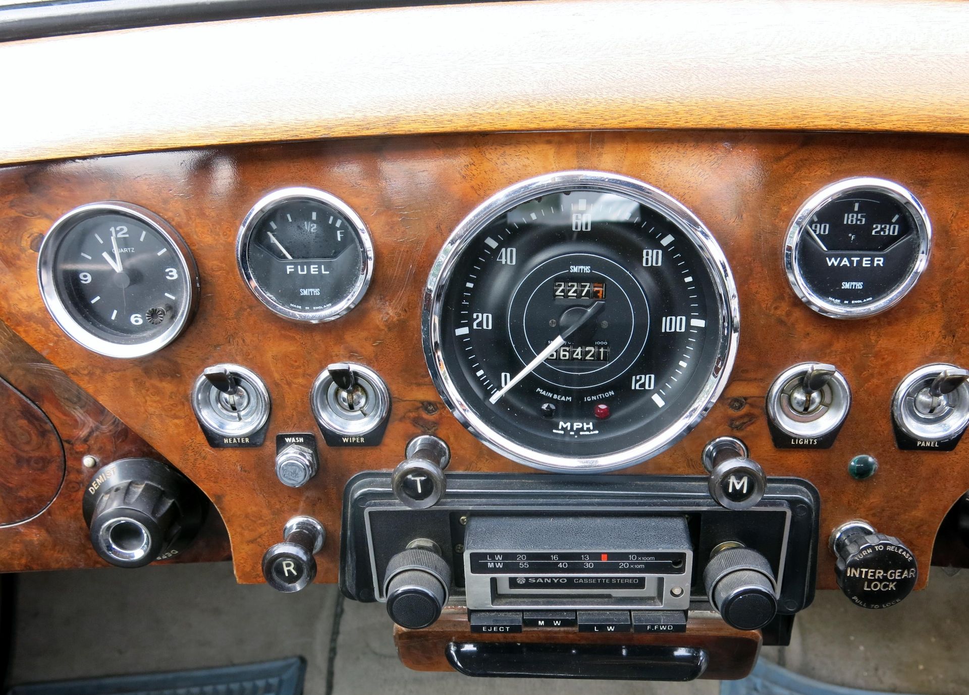 1960 Daimler Majestic WFU 641. 66421 miles. 3794cc. Blue & silver coachwork with full black - Image 12 of 28