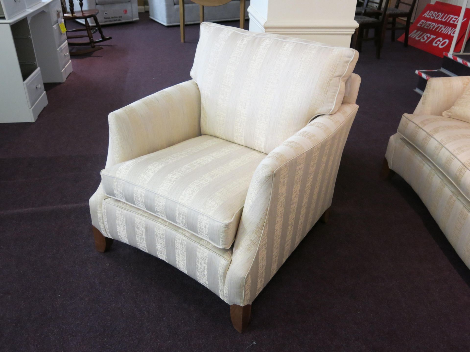 Duresta - Sutherland three piece suite: large sofa (3 seat) together with two chairs with two - Image 6 of 8
