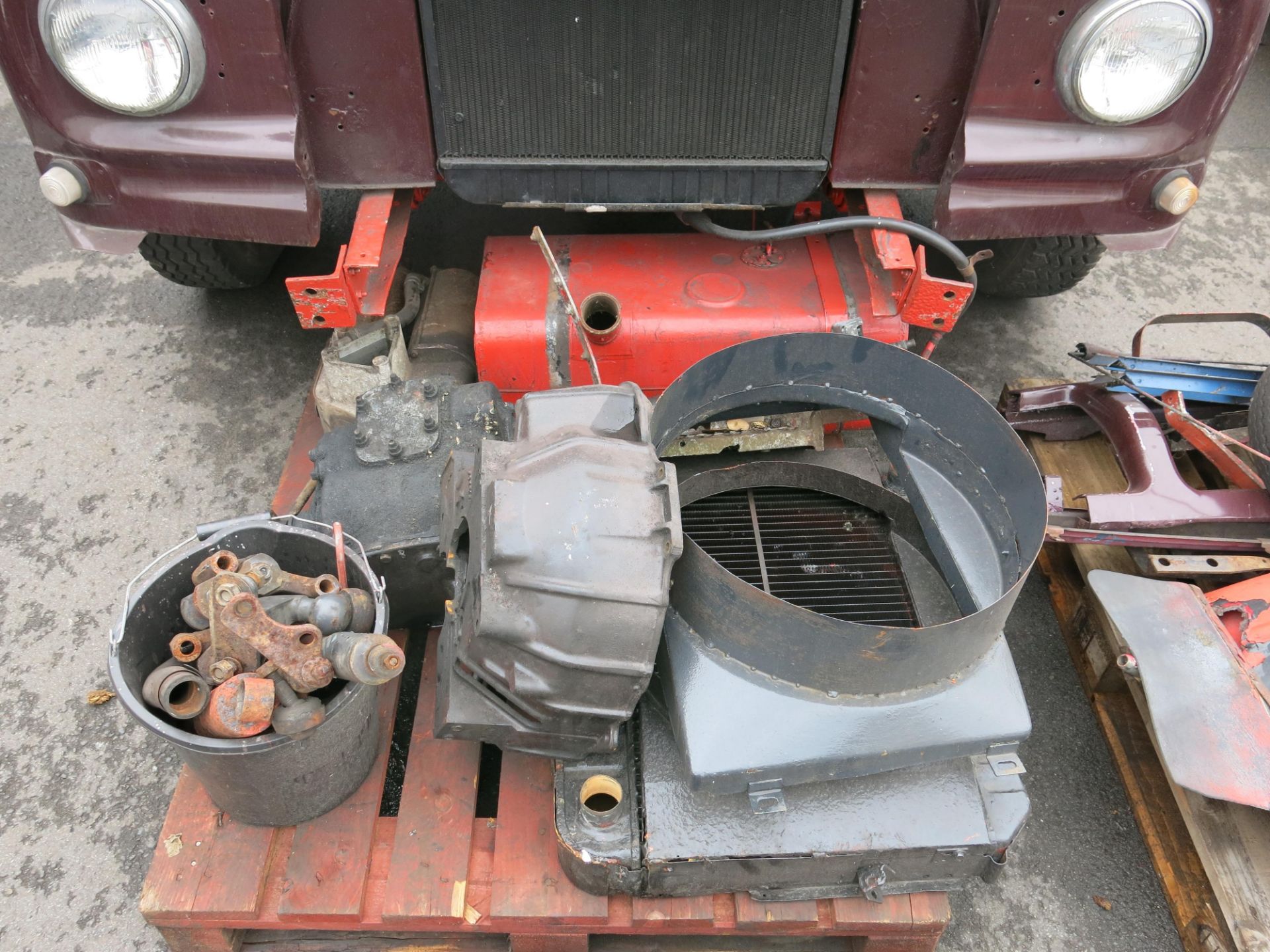 * Bedford J Type 3.57 tonne recovery truck (incomplete restoration project). Registration Q384 - Image 36 of 43