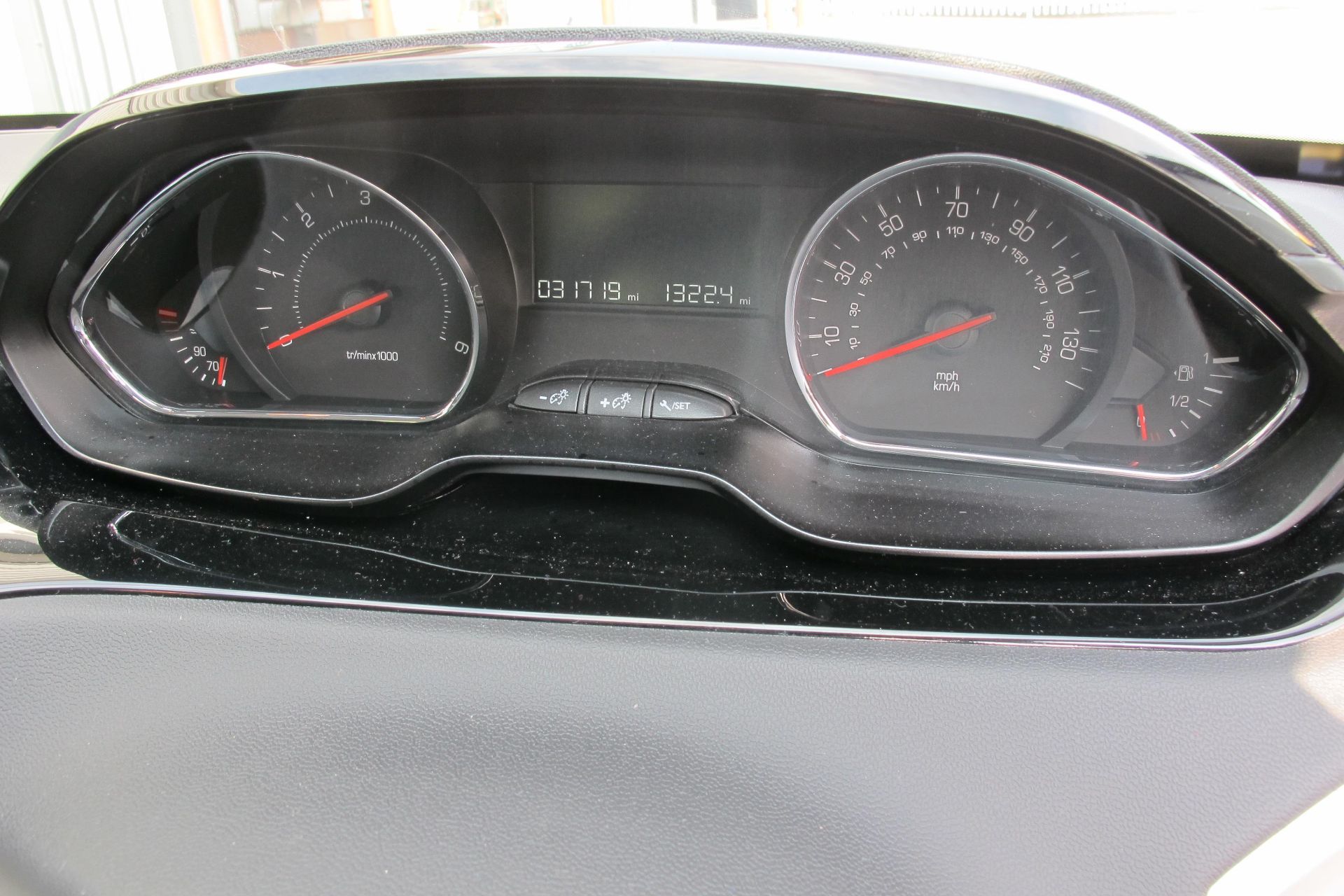 Peugeot 208 Active HDI 5 door hatch. 1398cc. Full service history, Registration FH14 EUN. Odometer - Image 5 of 18