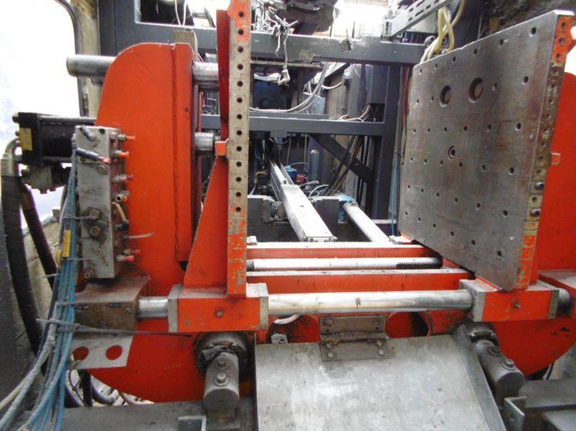 * Techne 15000 Vertical Blow Moulding Machine, YOM 1989, machine number 91408, type 15000 AT, 3 - Image 13 of 17