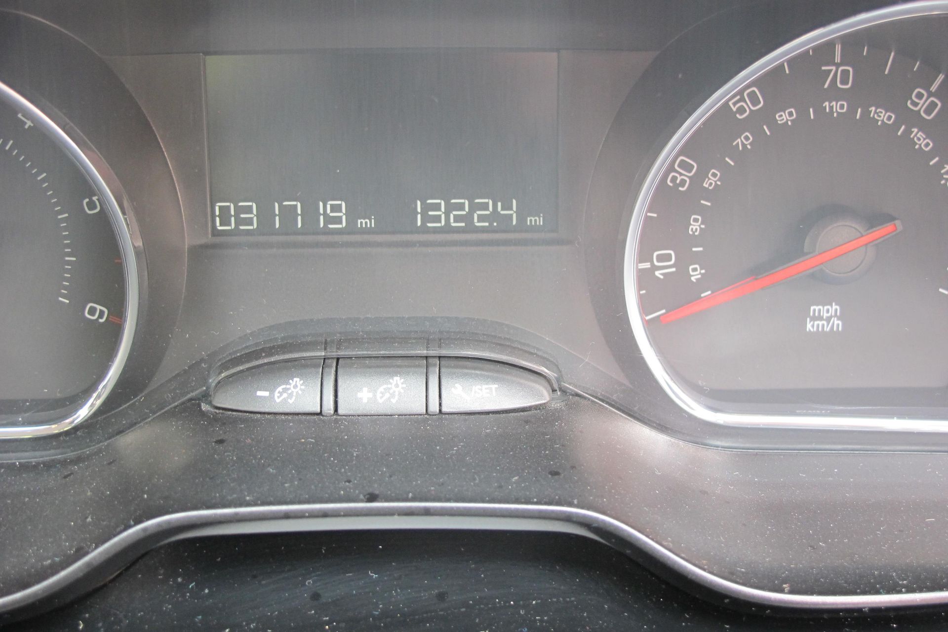 Peugeot 208 Active HDI 5 door hatch. 1398cc. Full service history, Registration FH14 EUN. Odometer - Image 6 of 18