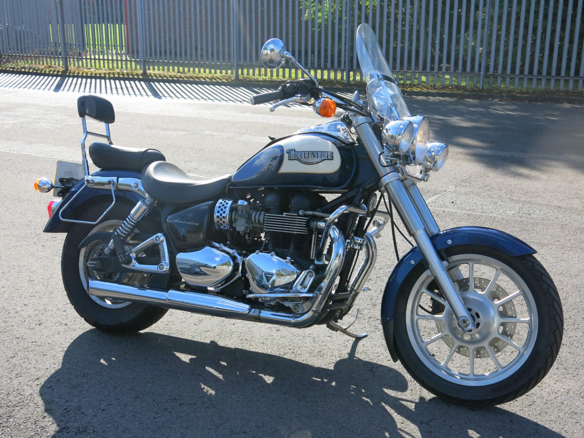 For sale on behalf of executors: Triumph Bonneville America 865cc, 5 speed gearbox - Image 17 of 19