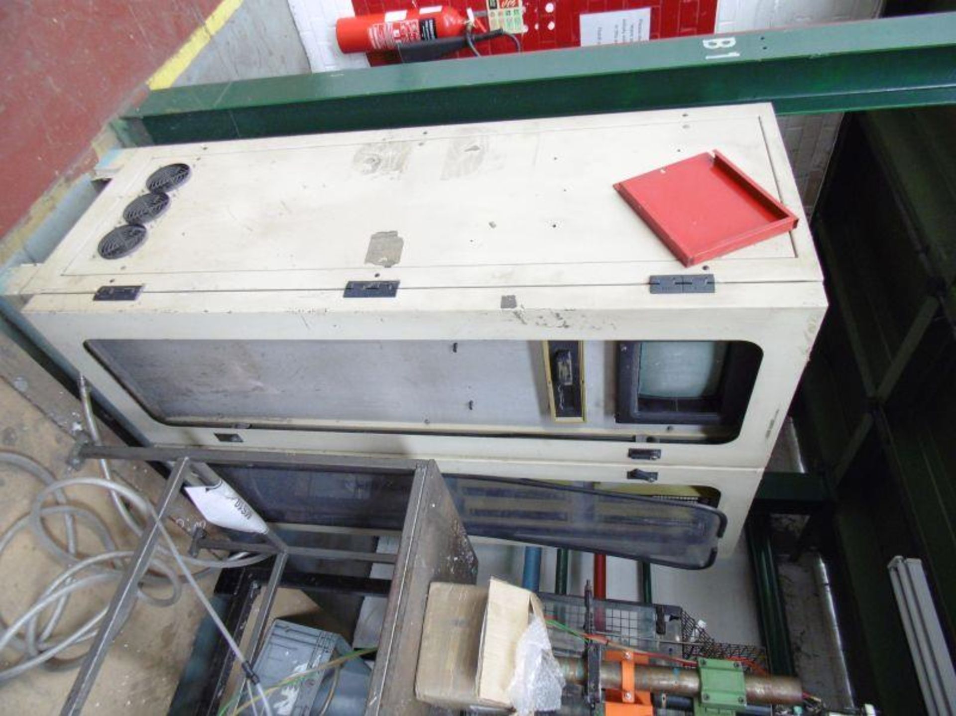 * Techne 15000 Vertical Blow Moulding Machine, YOM 1989, machine number 91408, type 15000 AT, 3 - Image 9 of 17