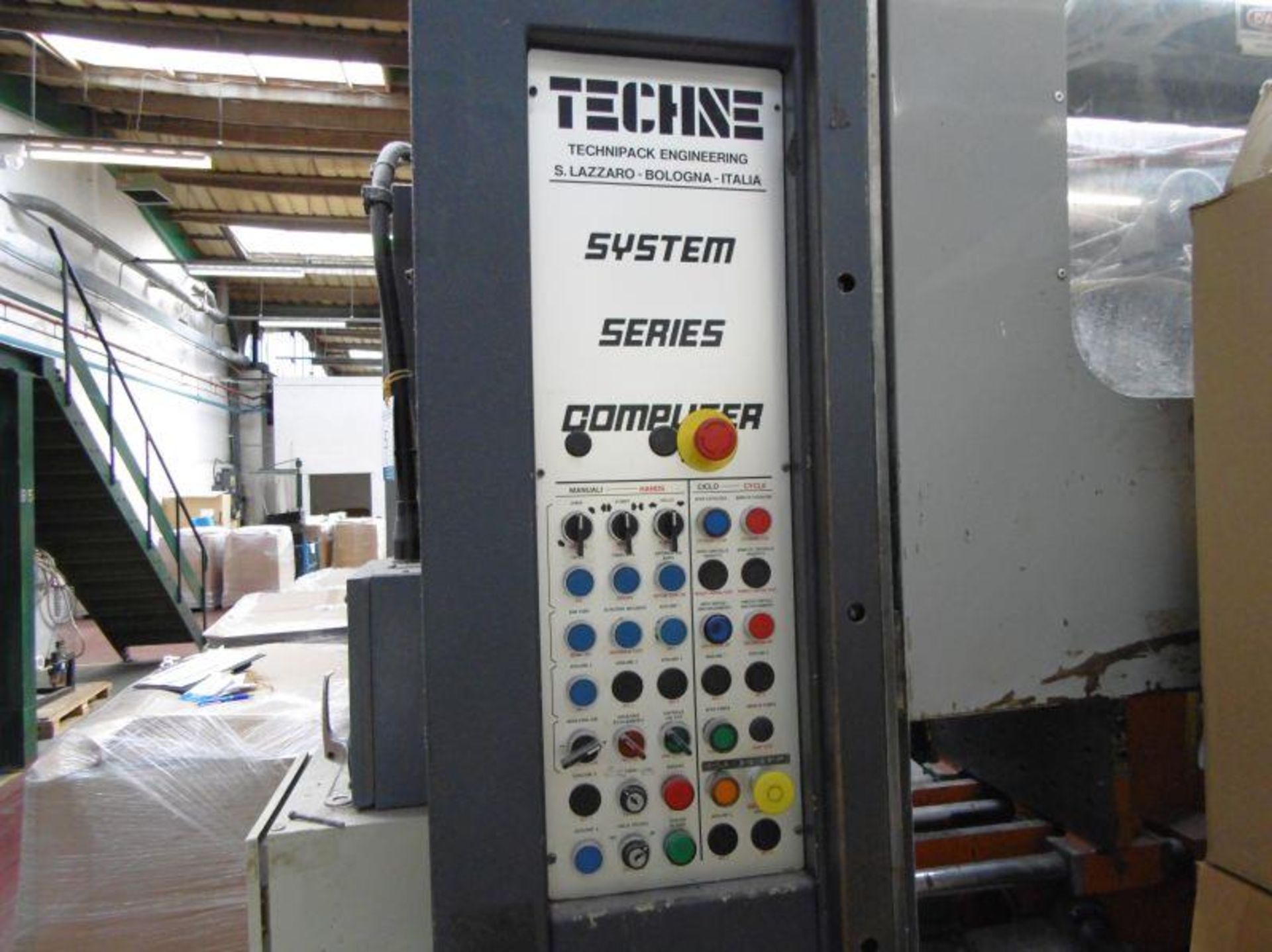 * Techne 15000 Vertical Blow Moulding Machine, YOM 1989, machine number 91408, type 15000 AT, 3 - Image 5 of 17