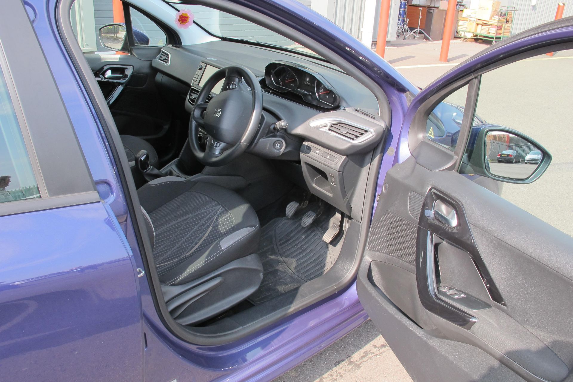 Peugeot 208 Active HDI 5 door hatch. 1398cc. Full service history, Registration FH14 EUN. Odometer - Image 4 of 18
