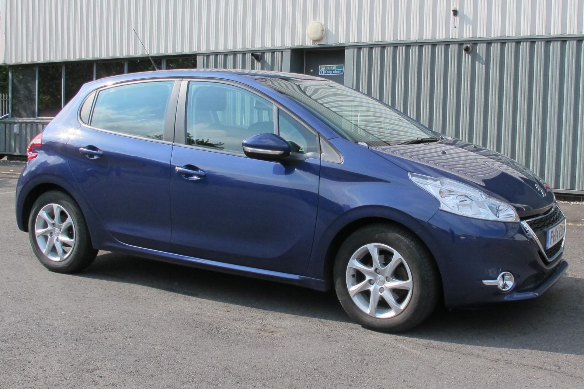 Peugeot 208 Active HDI 5 door hatch. 1398cc. Full service history, Registration FH14 EUN. Odometer - Image 18 of 18