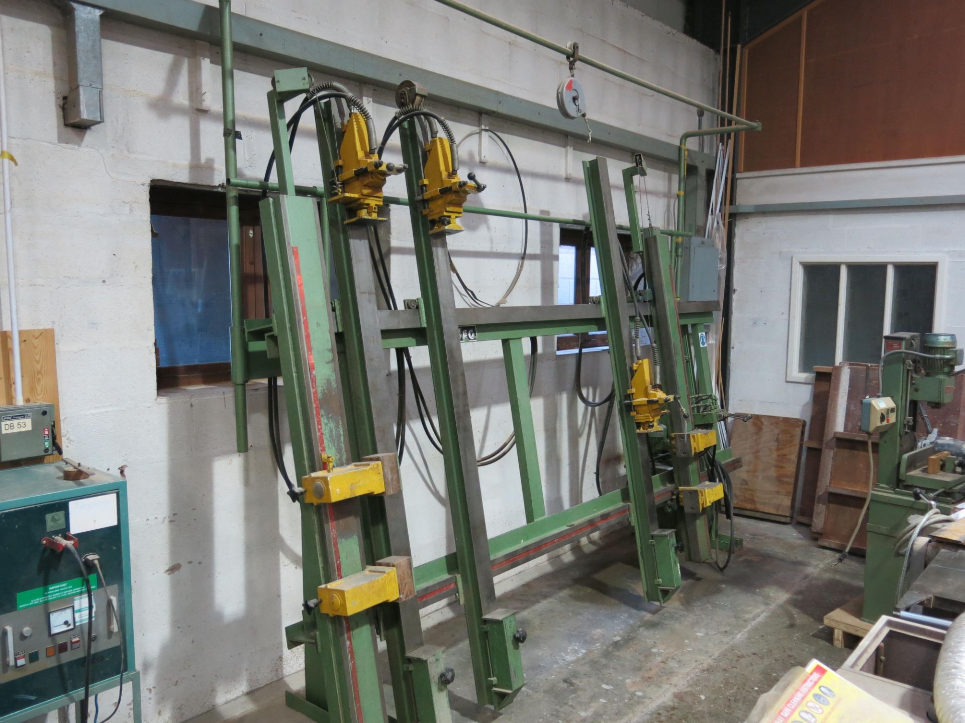 * Maweg Vertical Frame Press (hydraulic), year of manufacture 1981, no 8109033, 3 PHS, 415V, 1. - Image 2 of 4