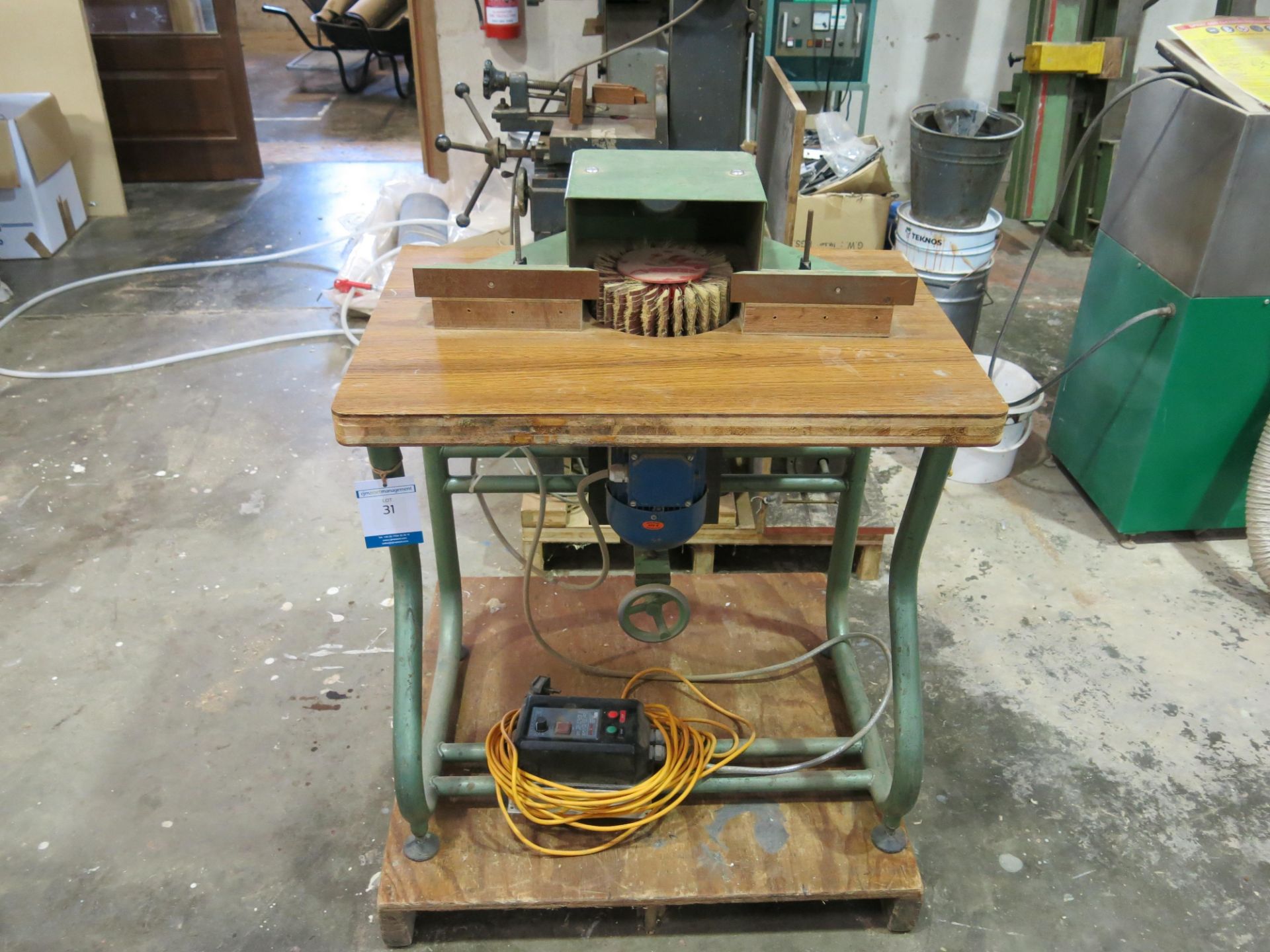 * Burnishing Sander with variable speed control, 230V single phase. Please note this lot is