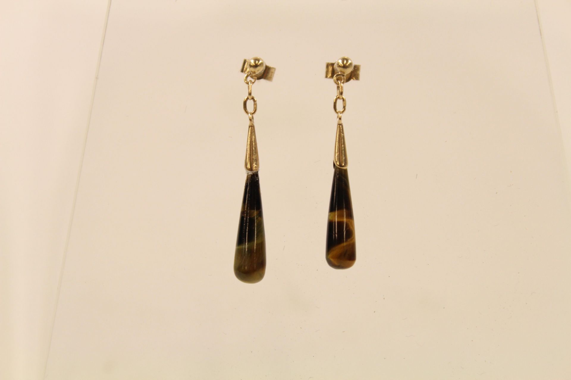 Pair of 9ct gold Tigers Eye drop earrings (est £20-£30)