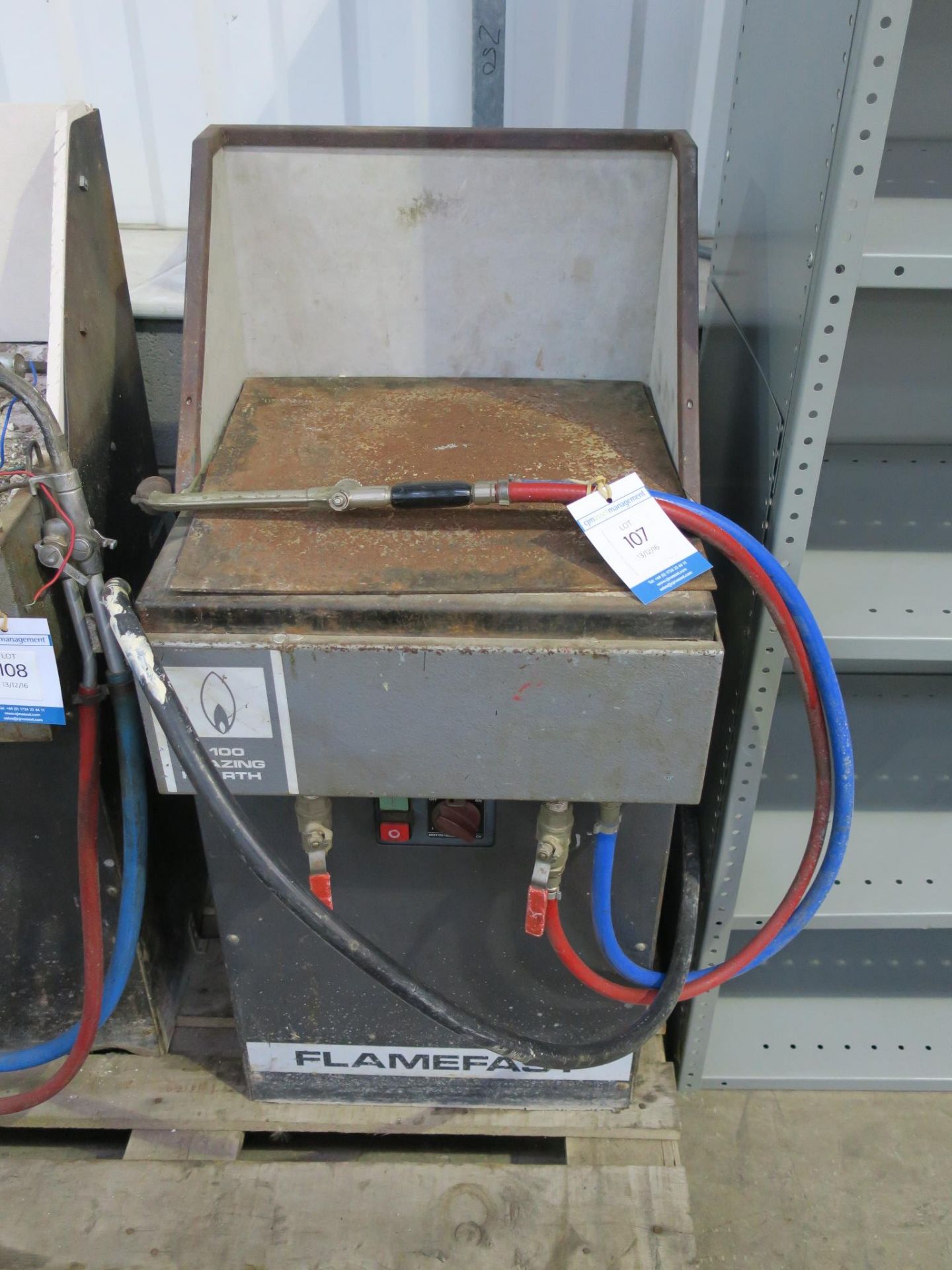 * A Flamefast DS 100 brazing hearth. Please note there is a £5 + VAT Lift Out Fee on this lot