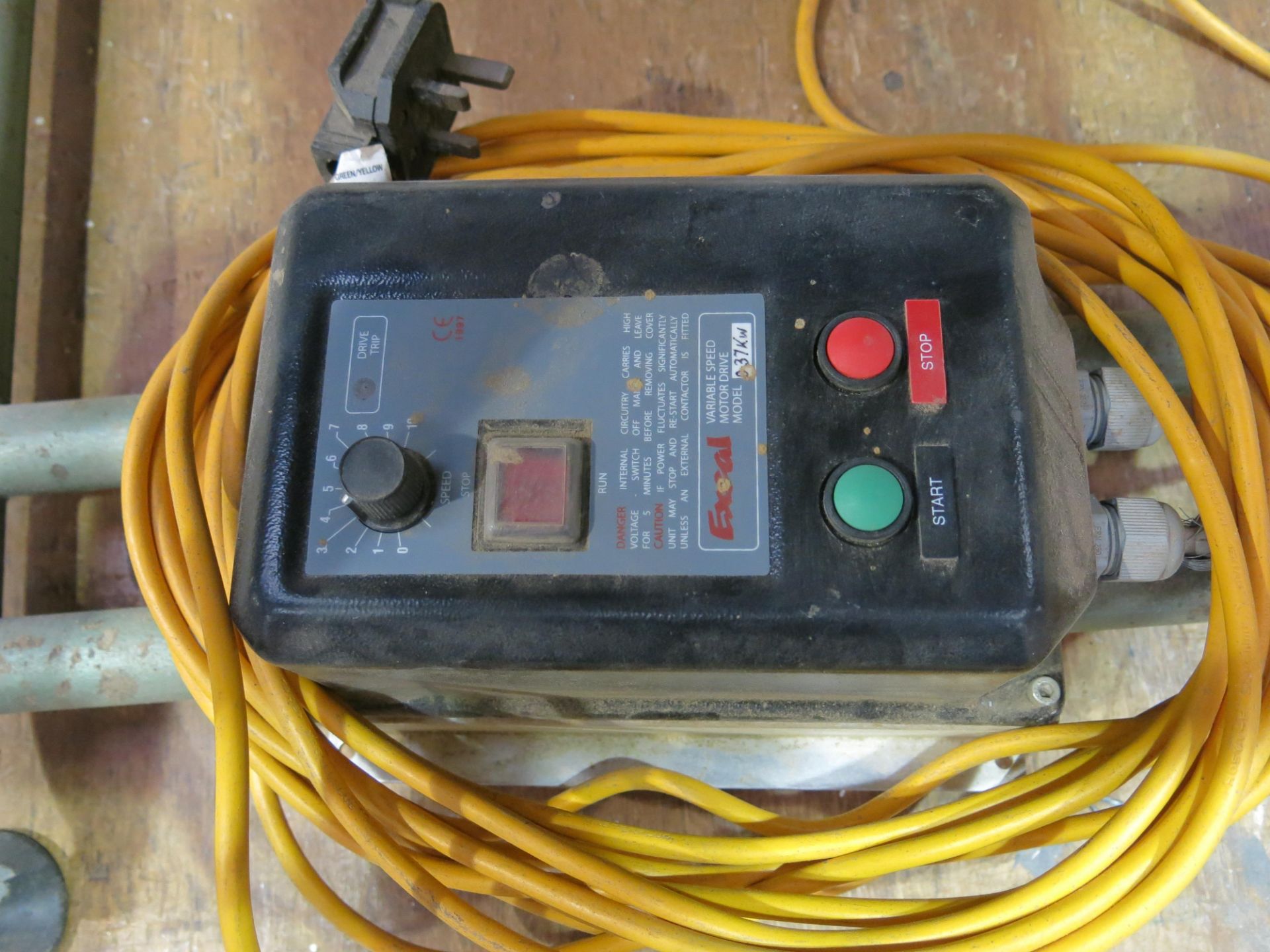 * Burnishing Sander with variable speed control, 230V single phase. Please note this lot is - Image 4 of 5