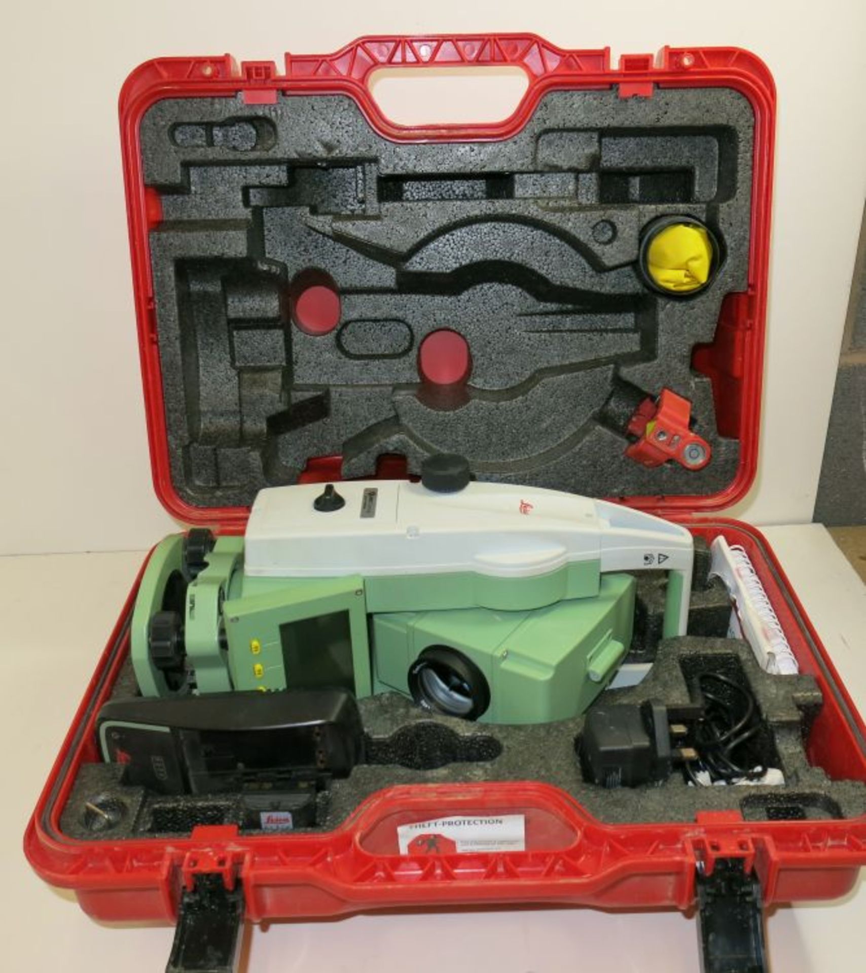 * Leica TS 06 Plus 7'' R500 Total Station Surveying Package comprising: Leica Flexfield TS 06 - Image 2 of 22