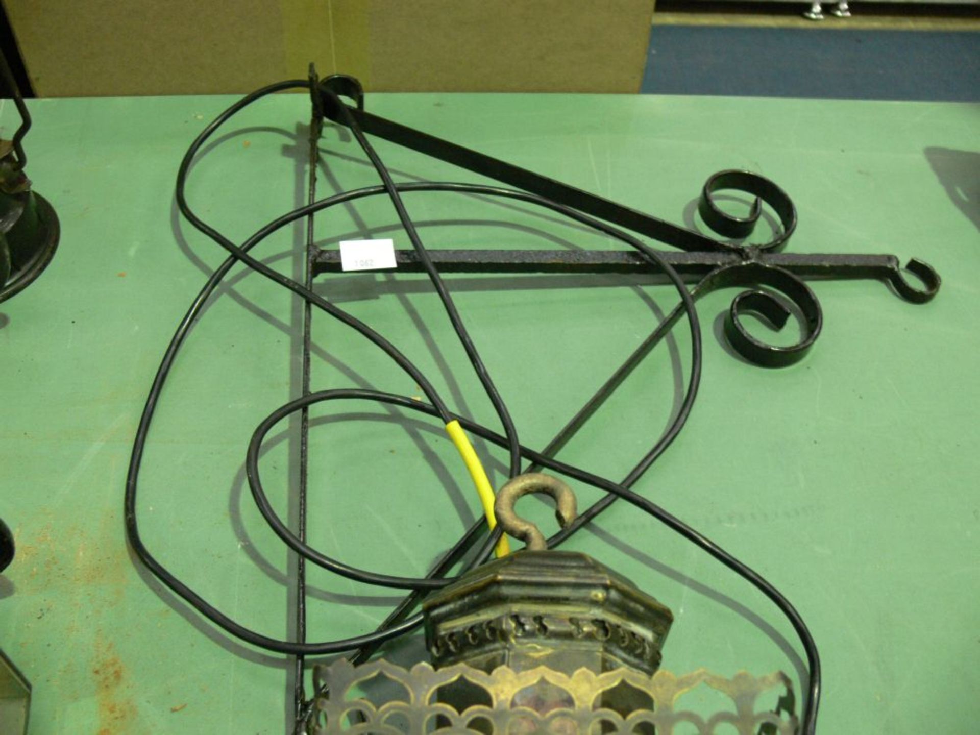 Brass Cased (Miller) Hanging Lamp, Coach Lamp (Stadium-British Made), Cycle Light, Two Torches ( - Bild 9 aus 9