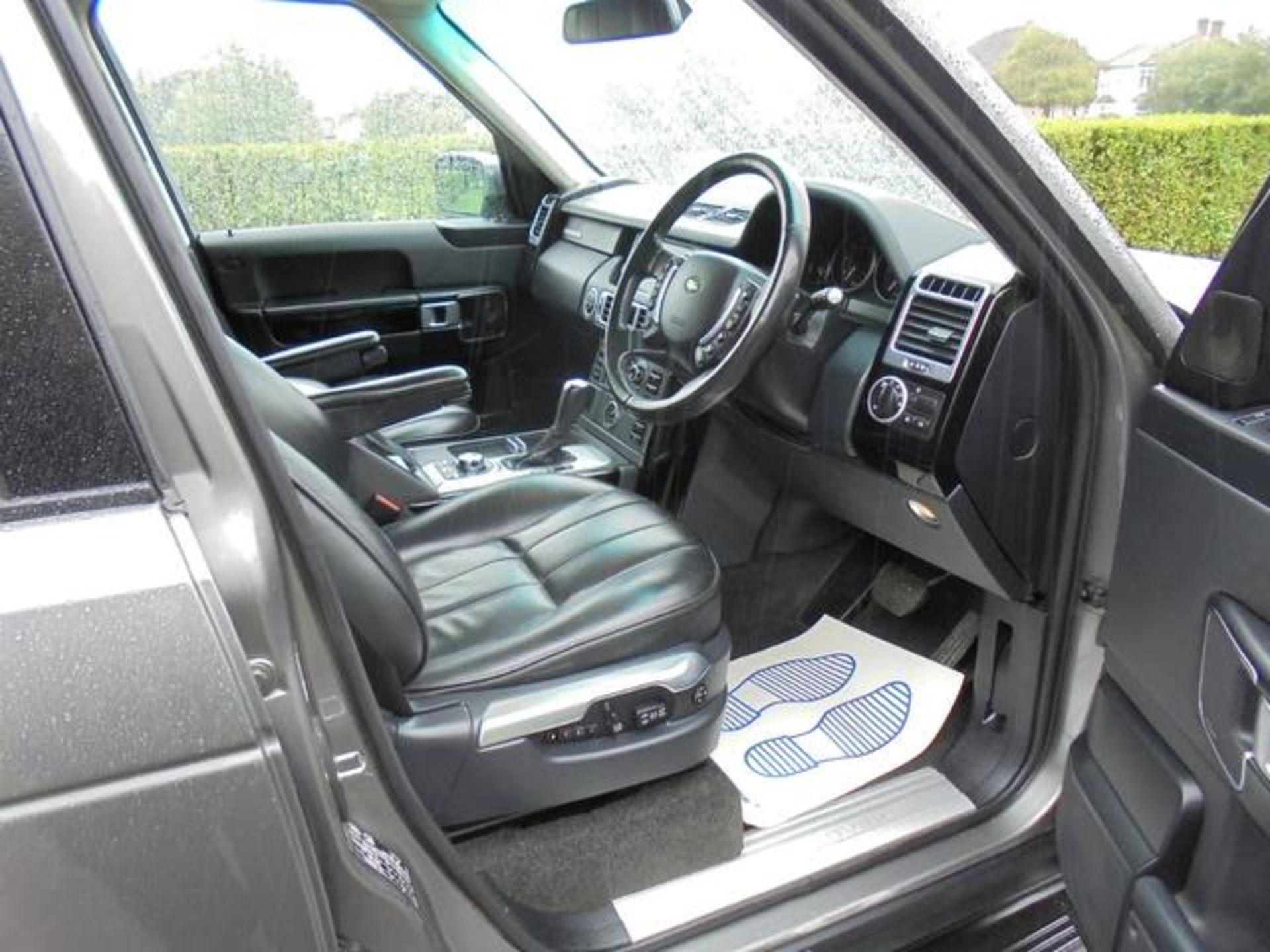 2008 08 reg Land Rover Range Rover 3.6 TD V8 Vogue 5dr - Image 11 of 16