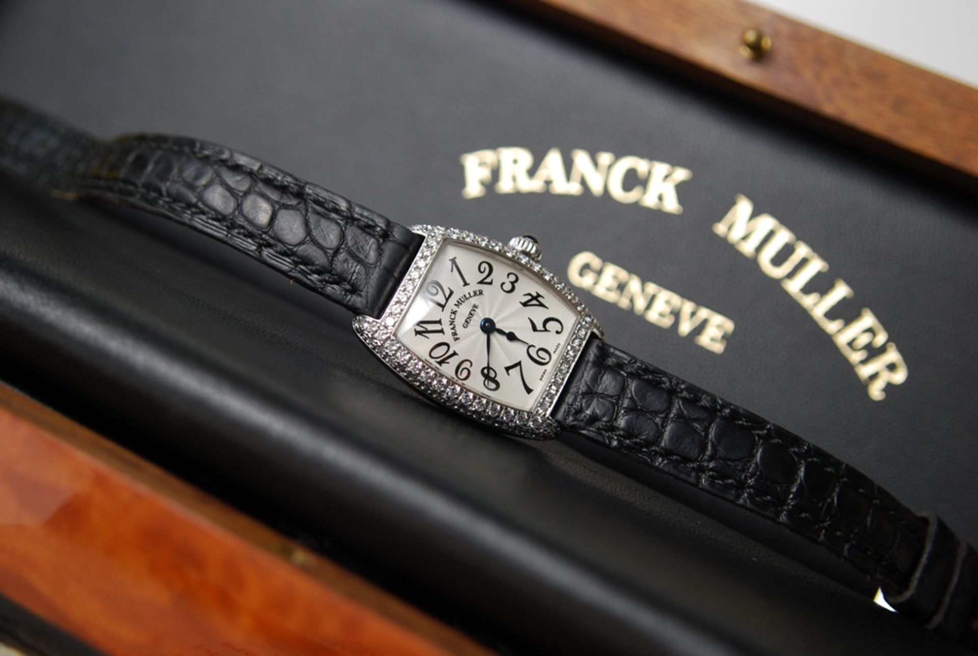 * FRANCK MULLER – CINTREE CURVEX WATCH:  18K WHITE GOLD & DIAMOND ENCRUSTED!  VALUATION $35,500.00 - Image 5 of 19