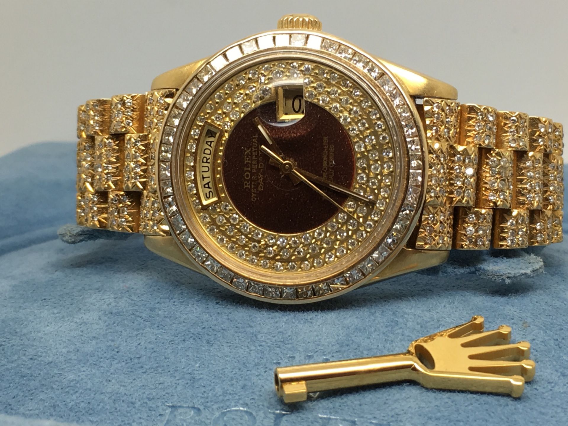 ** ROLEX PRESIDENTIAL Mens Solid 18K Diamond Encrusted Rolex Day-Date Watch VALUATION: £104,500 ** - Image 7 of 9