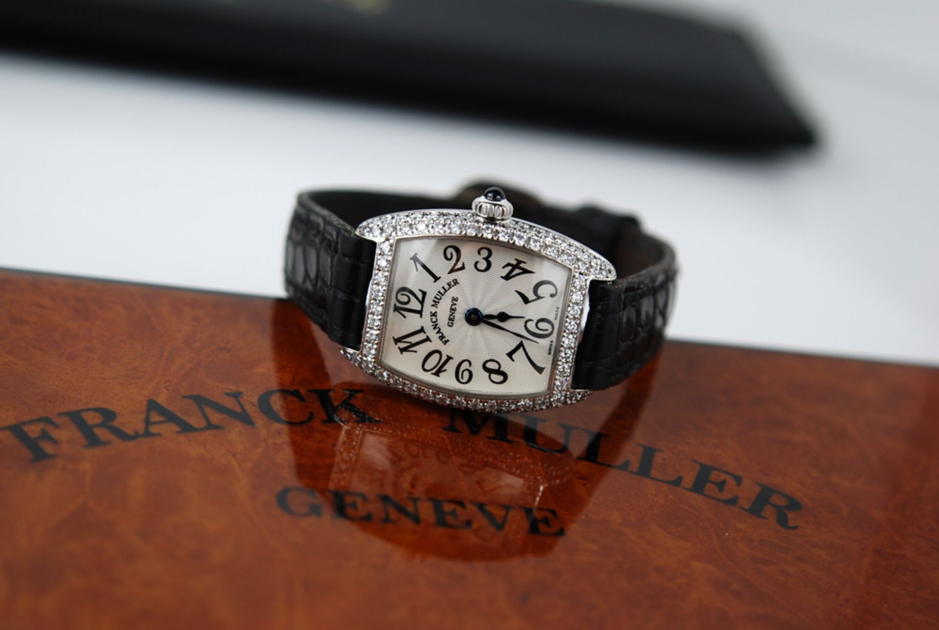 * FRANCK MULLER – CINTREE CURVEX WATCH:  18K WHITE GOLD & DIAMOND ENCRUSTED!  VALUATION $35,500.00 - Image 3 of 19