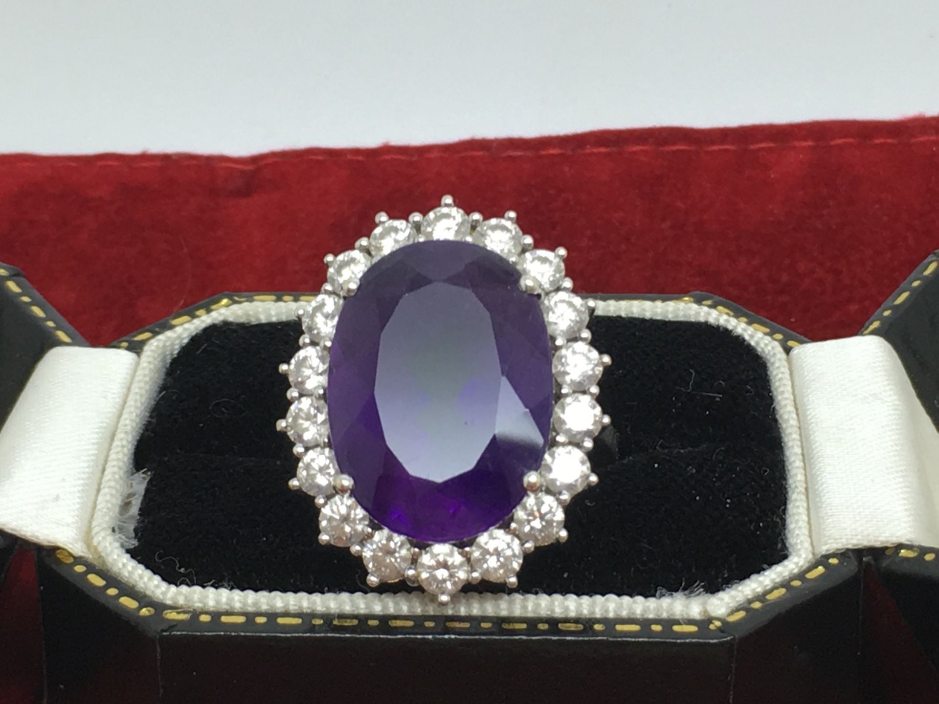 STUNNING 11.40ct AMETHYST & 1.98ct DIAMOND RING - Image 3 of 4