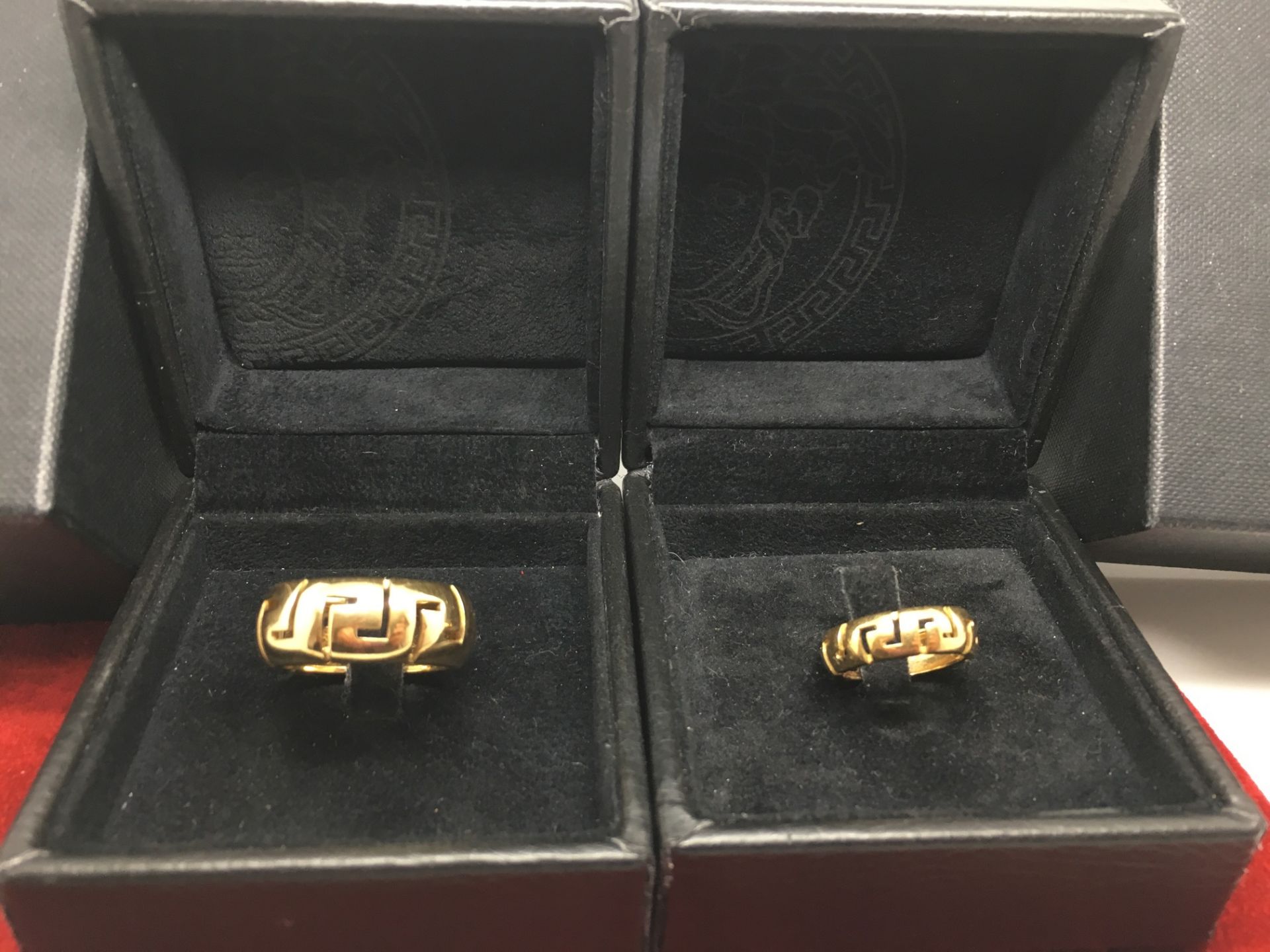 RARE HEAVY CHUNKY HIS & HERS VERSACE RINGS SET IN YELLOW METAL MARKED 18k (tested 18ct)