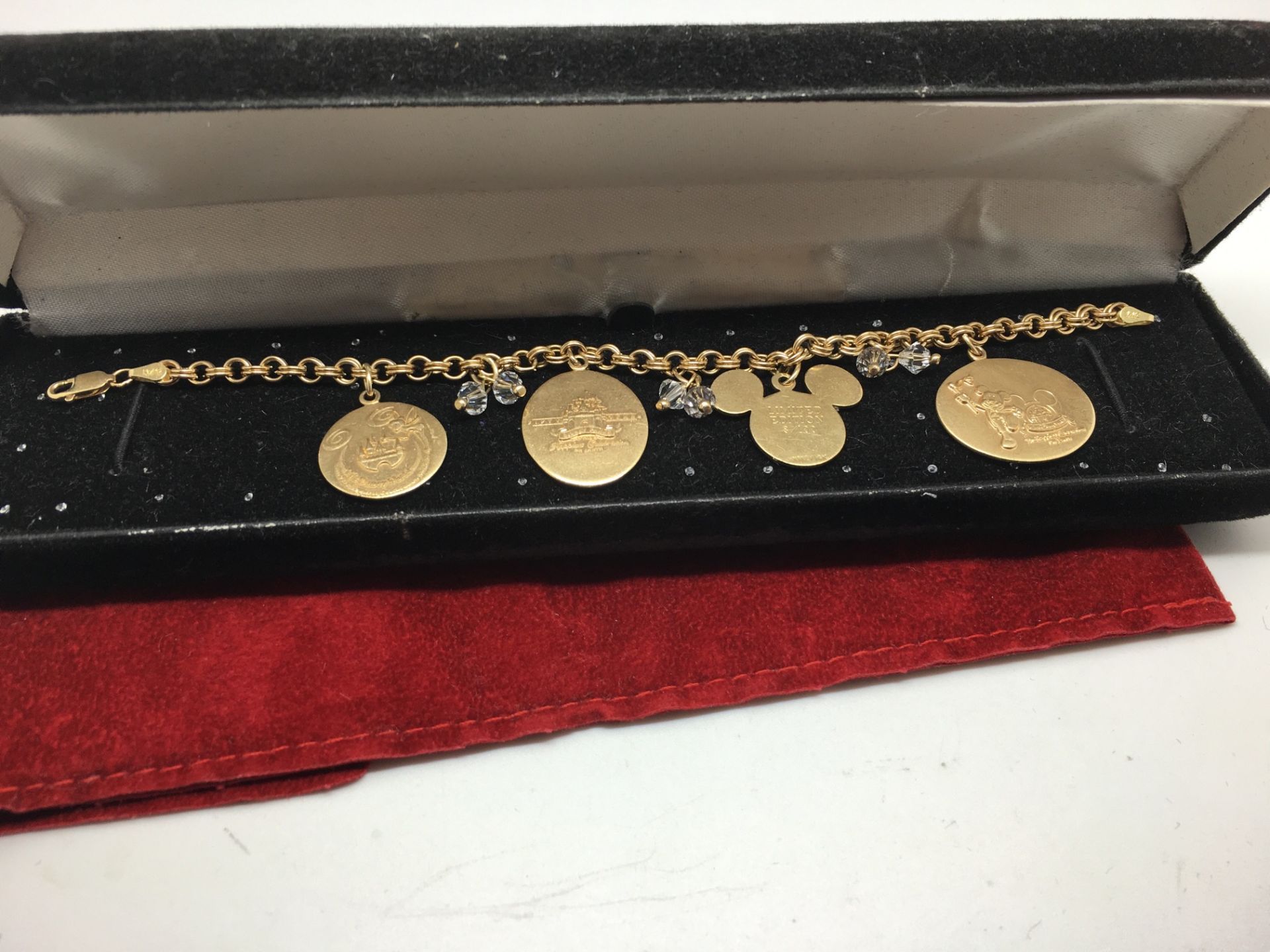 RARE LTD EDITION DISNEY WORLD CHARM BRACELET NO: 8 OUT OF 100 YELLOW METAL MARKED 14k TESTED AS 14K