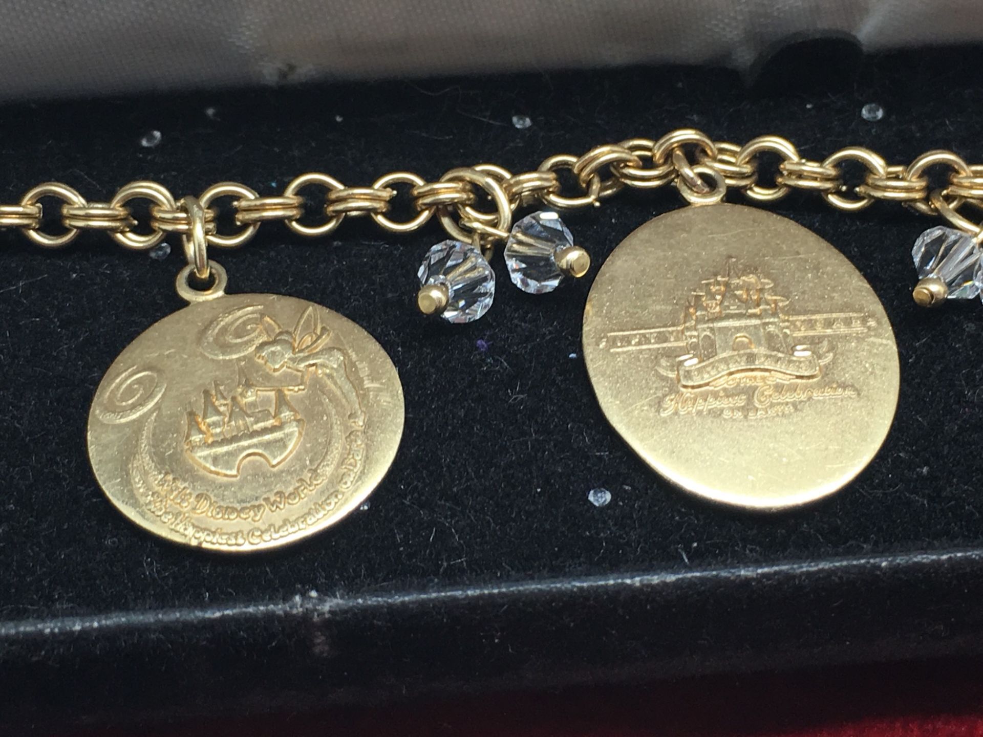 RARE LTD EDITION DISNEY WORLD CHARM BRACELET NO: 8 OUT OF 100 YELLOW METAL MARKED 14k TESTED AS 14K - Image 2 of 4