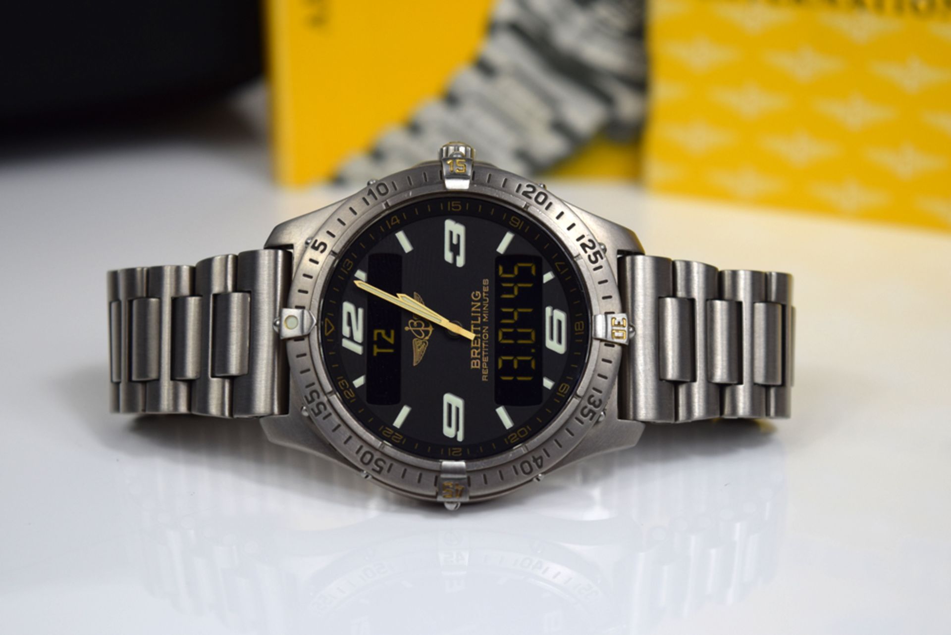 BREITLING - AEROSPACE TITANIUM 40mm