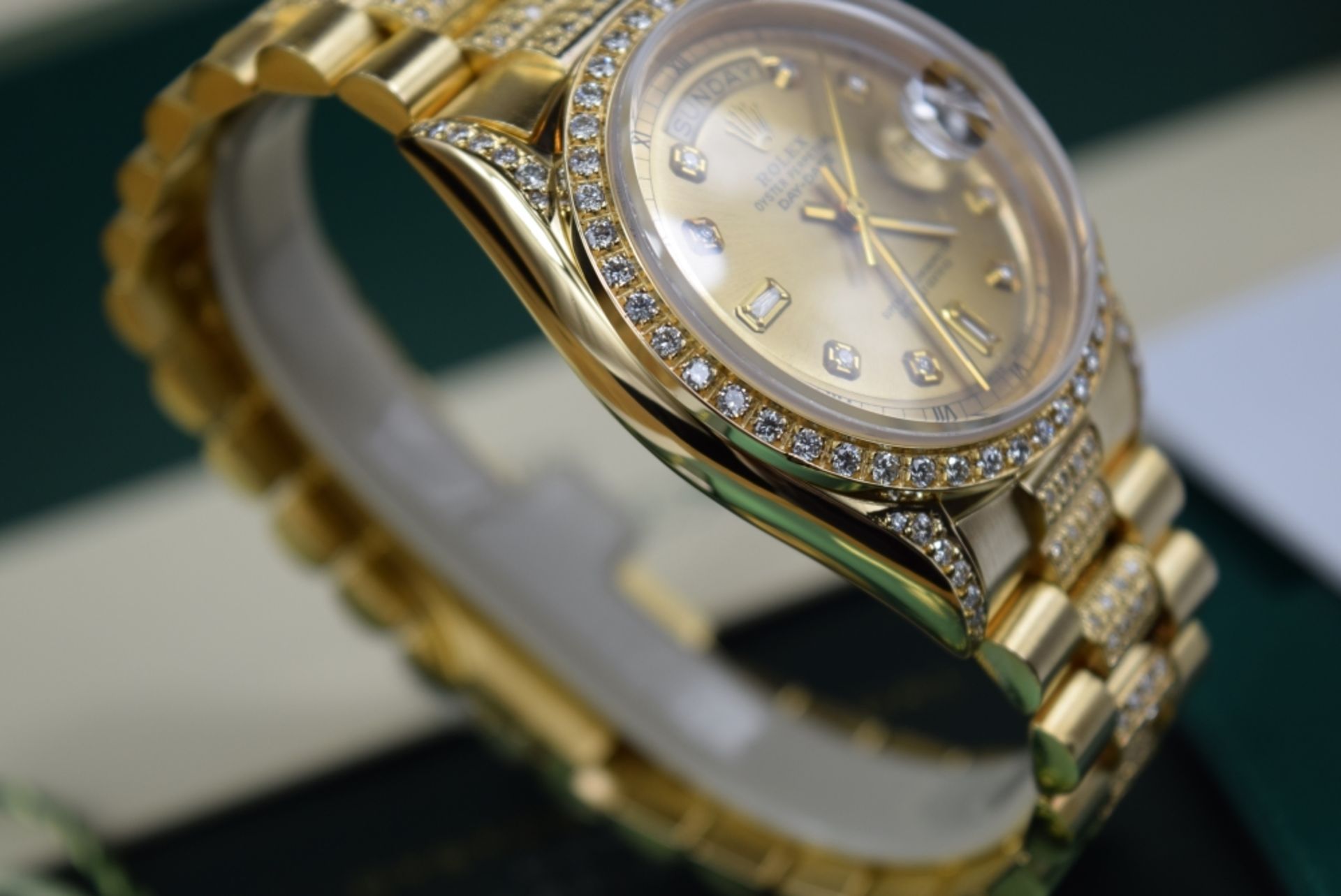 *The President* Gentleman's ROLEX Oyster Perpetual Day-Date - Solid 18K Gold & Diamond - Image 10 of 18