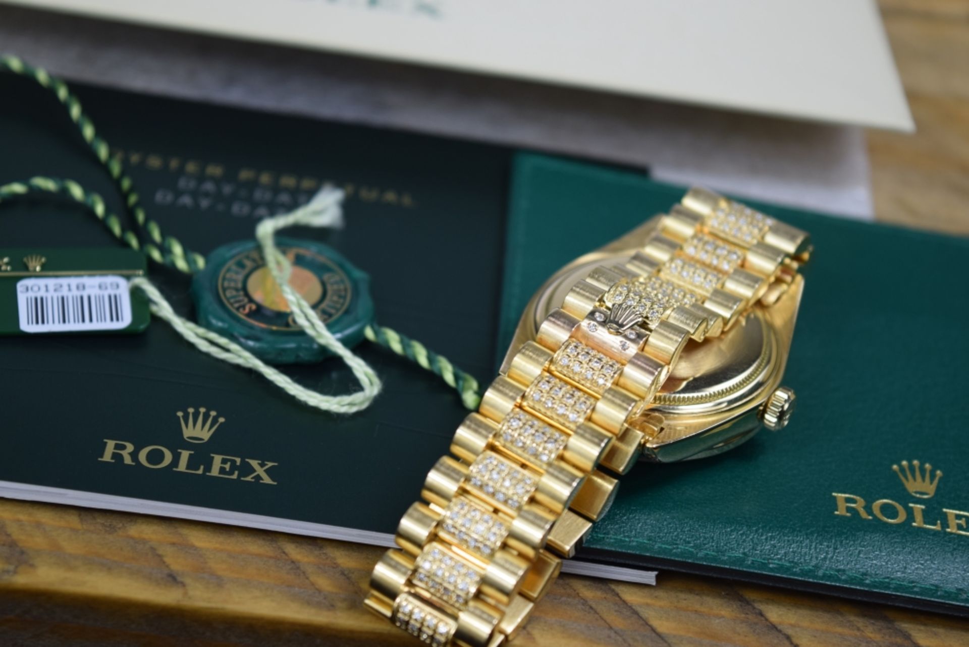 *The President* Gentleman's ROLEX Oyster Perpetual Day-Date - Solid 18K Gold & Diamond - Image 18 of 18